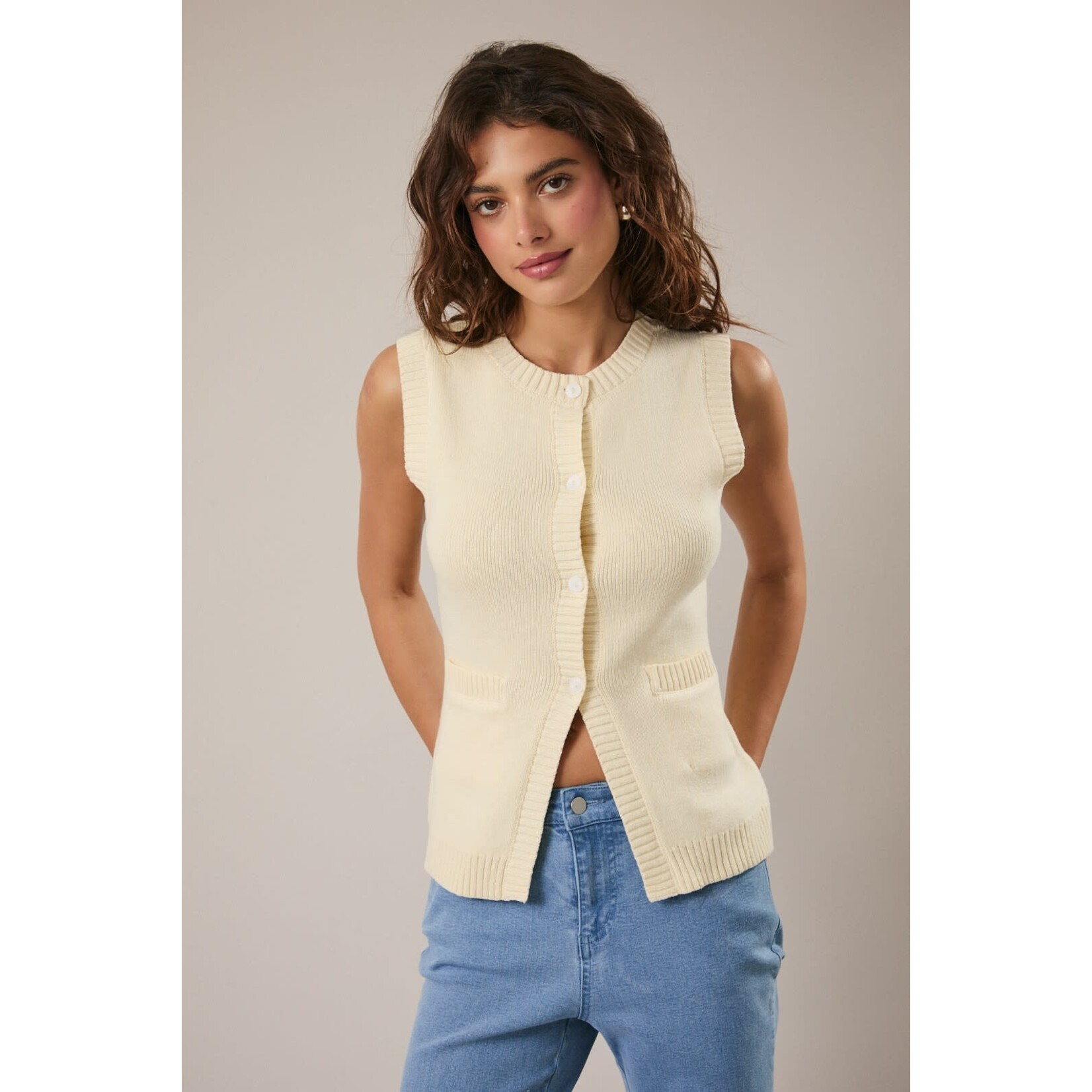 AVAILABLE IN BABY BLUE & BUTTER YELLOW