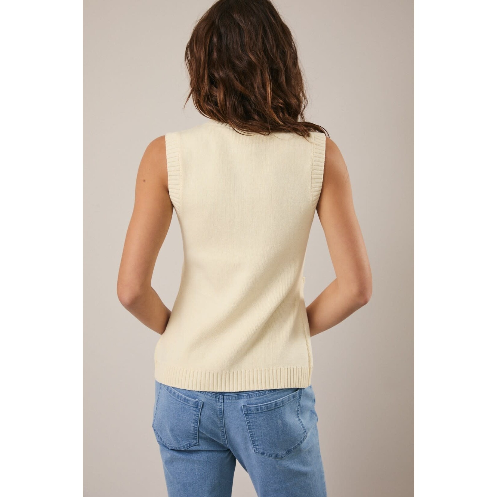 AVAILABLE IN BABY BLUE & BUTTER YELLOW