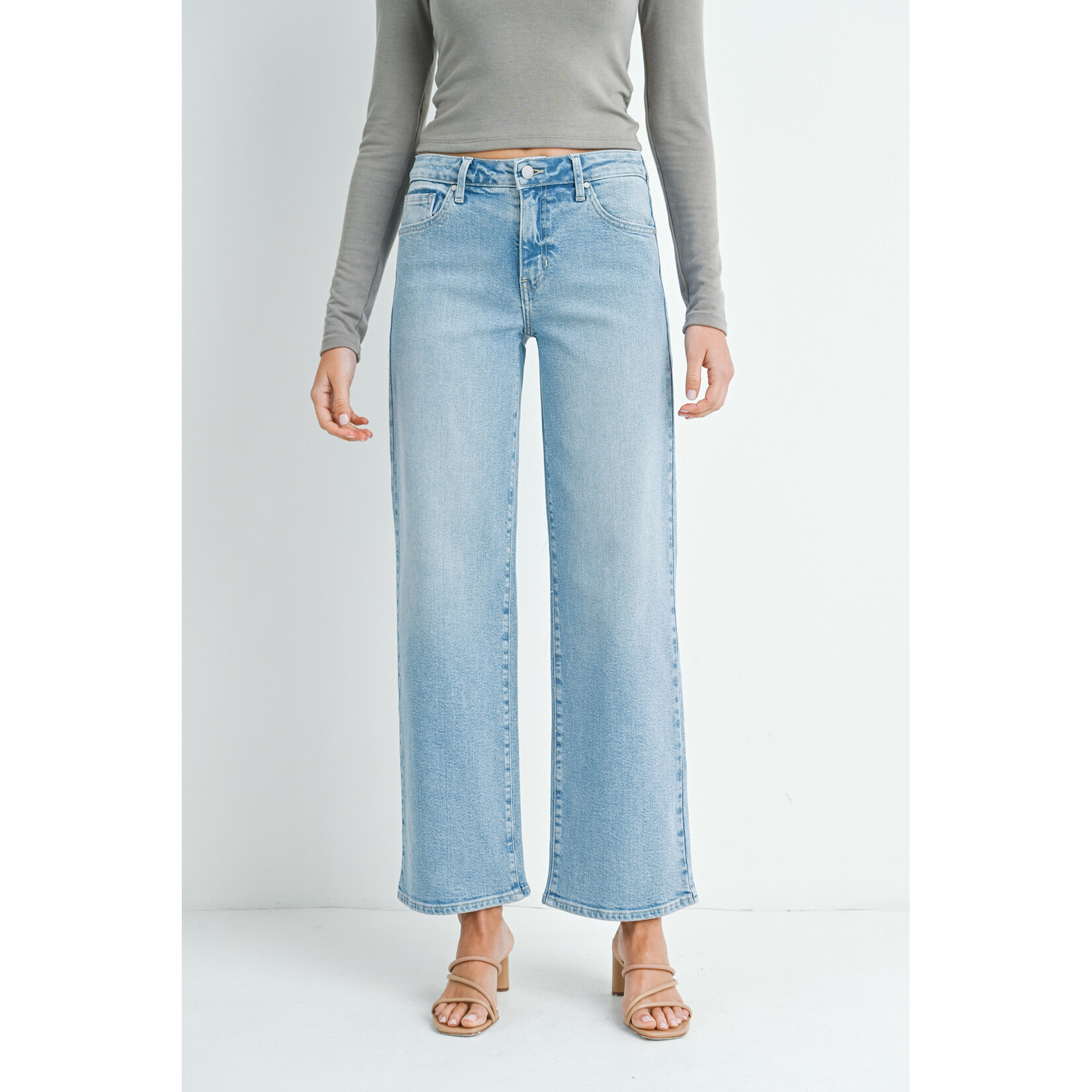 MID RISE SLIM WIDE LEG JEAN