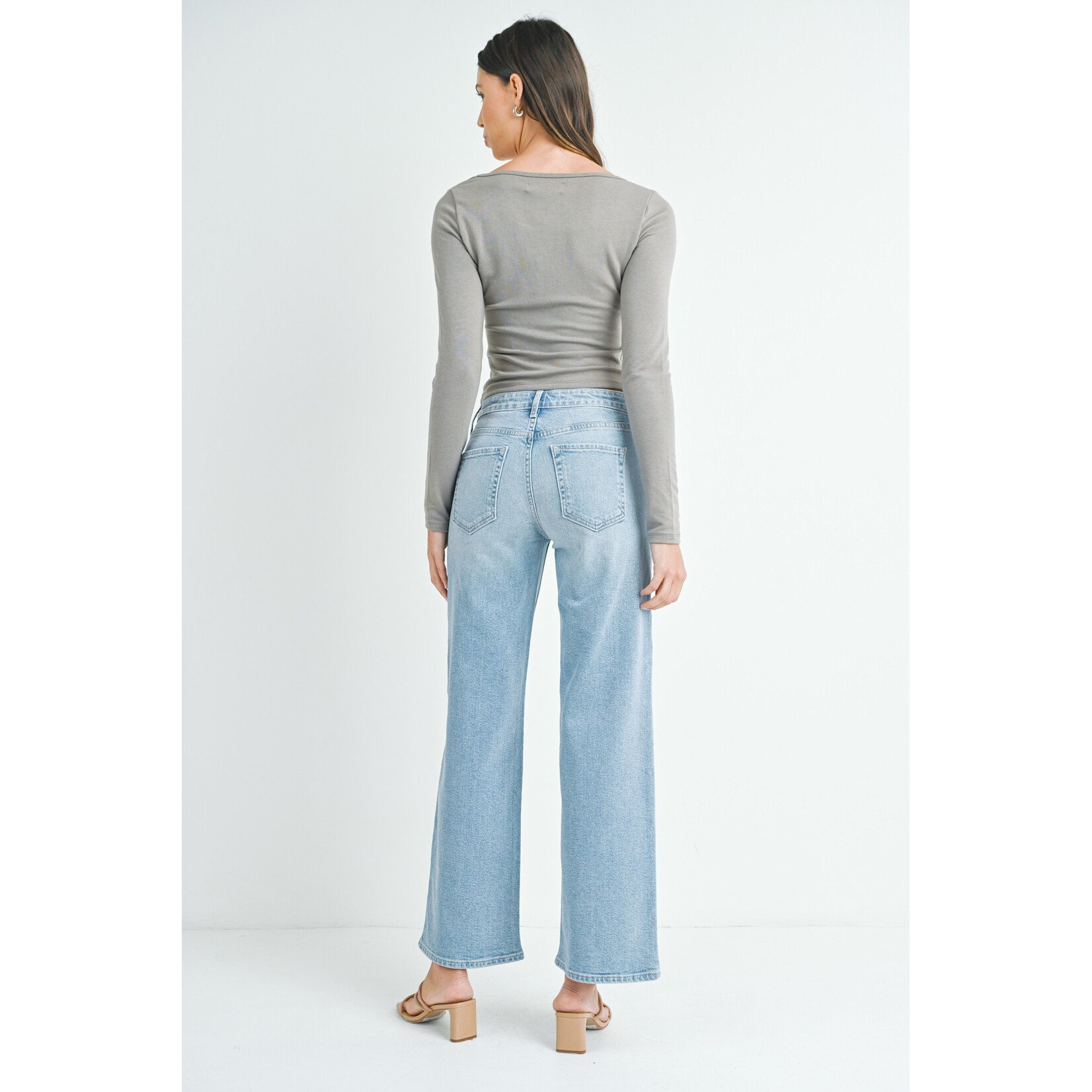 MID RISE SLIM WIDE LEG JEAN