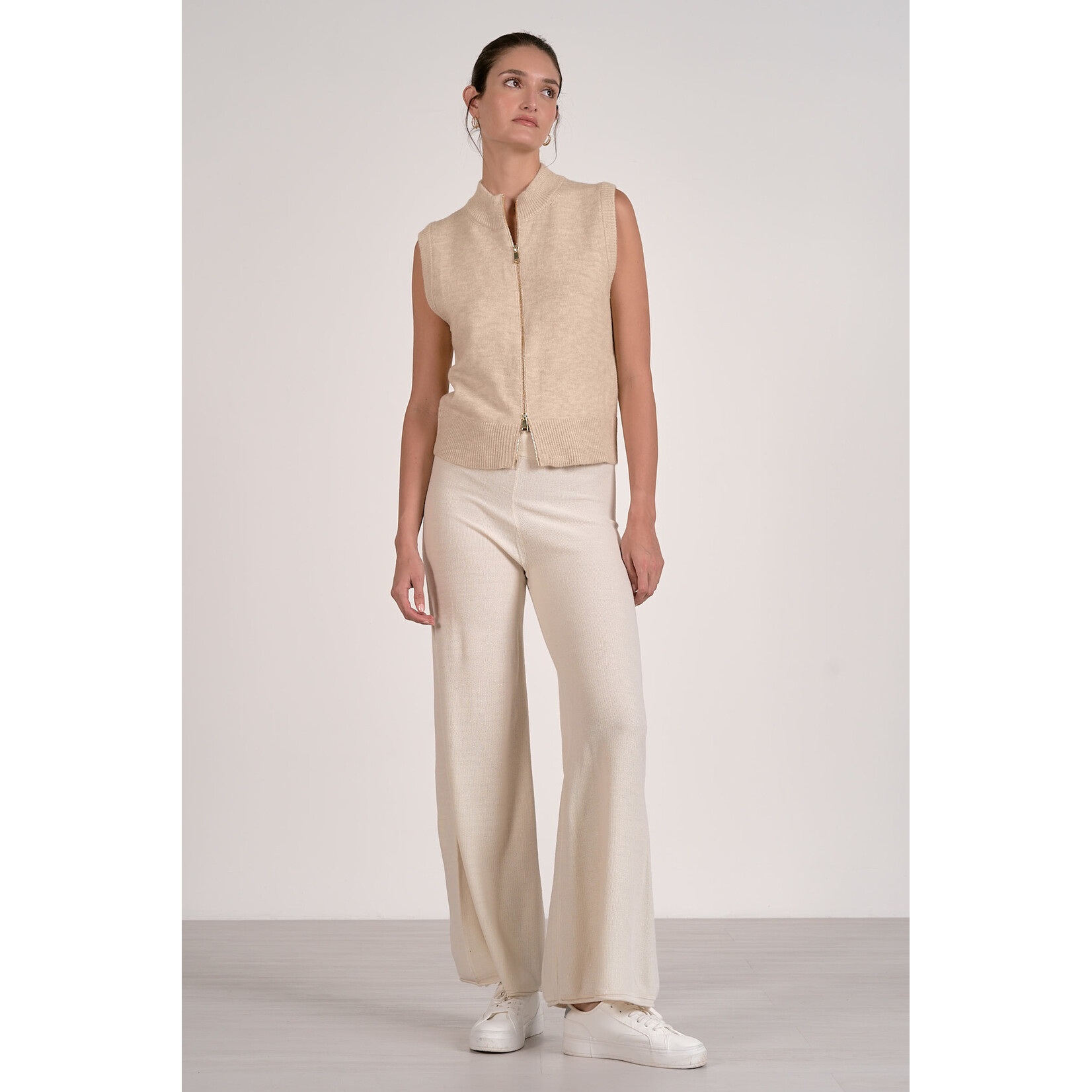 elan SAND SLEEVELESS ZIP UP
