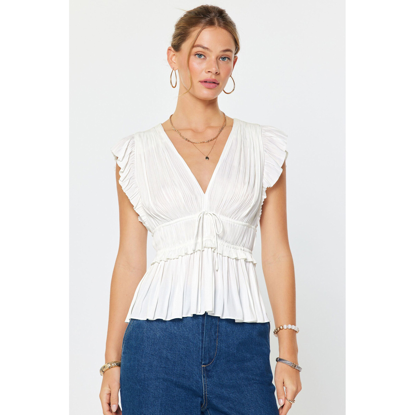 AVAILABLE IN BLACK AND WHITE