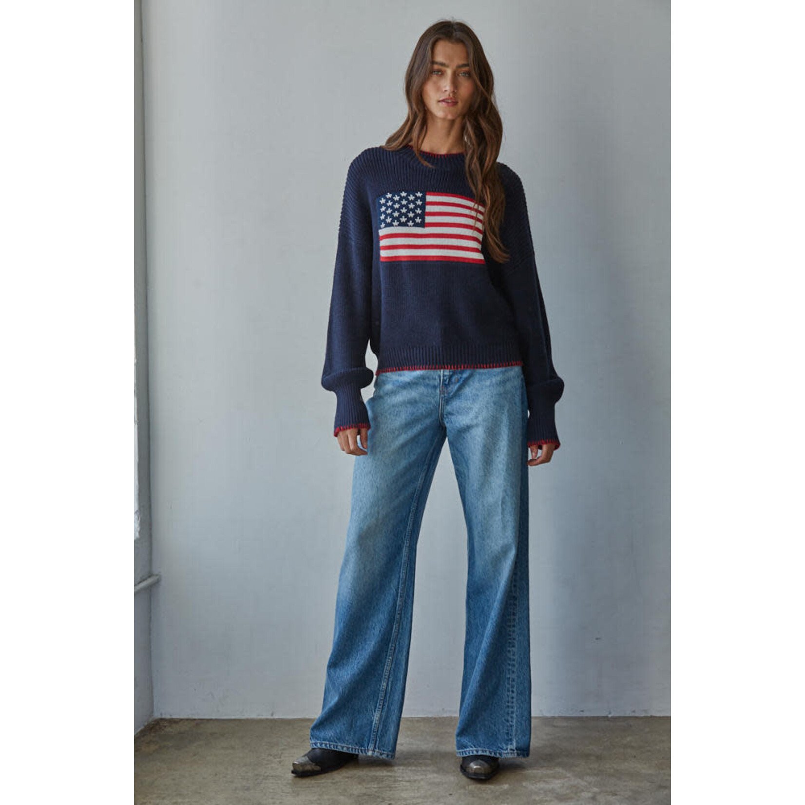 AVAILABLE IN NAVY AND OFF WHITE