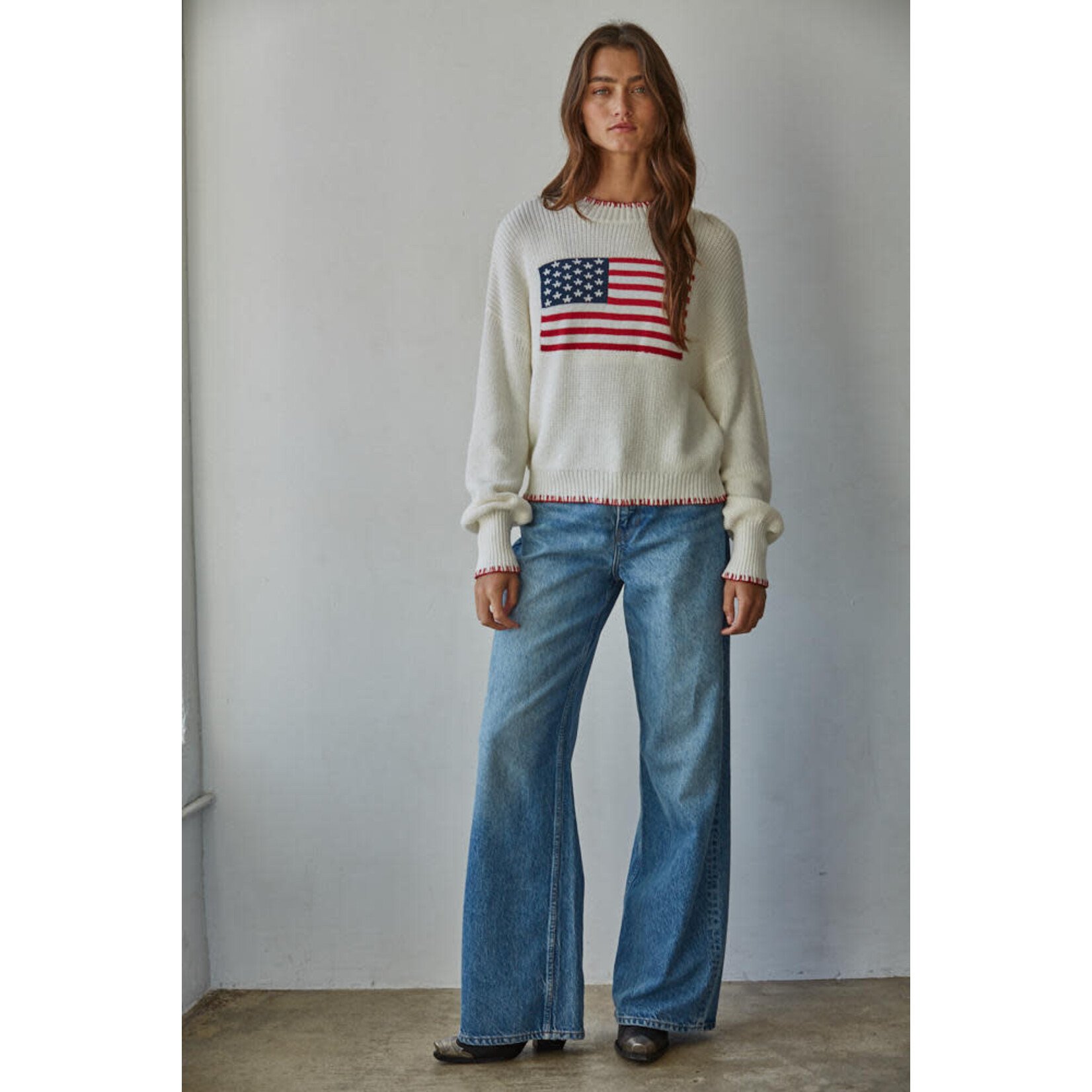 AVAILABLE IN NAVY AND OFF WHITE