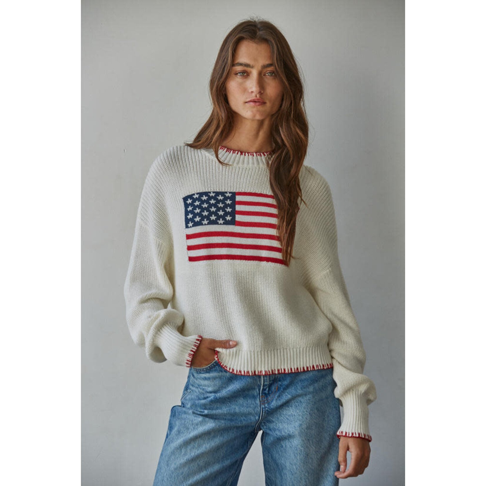 AVAILABLE IN NAVY AND OFF WHITE