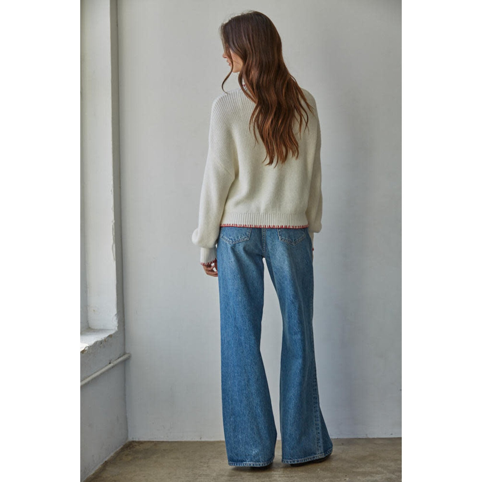 AVAILABLE IN NAVY AND OFF WHITE