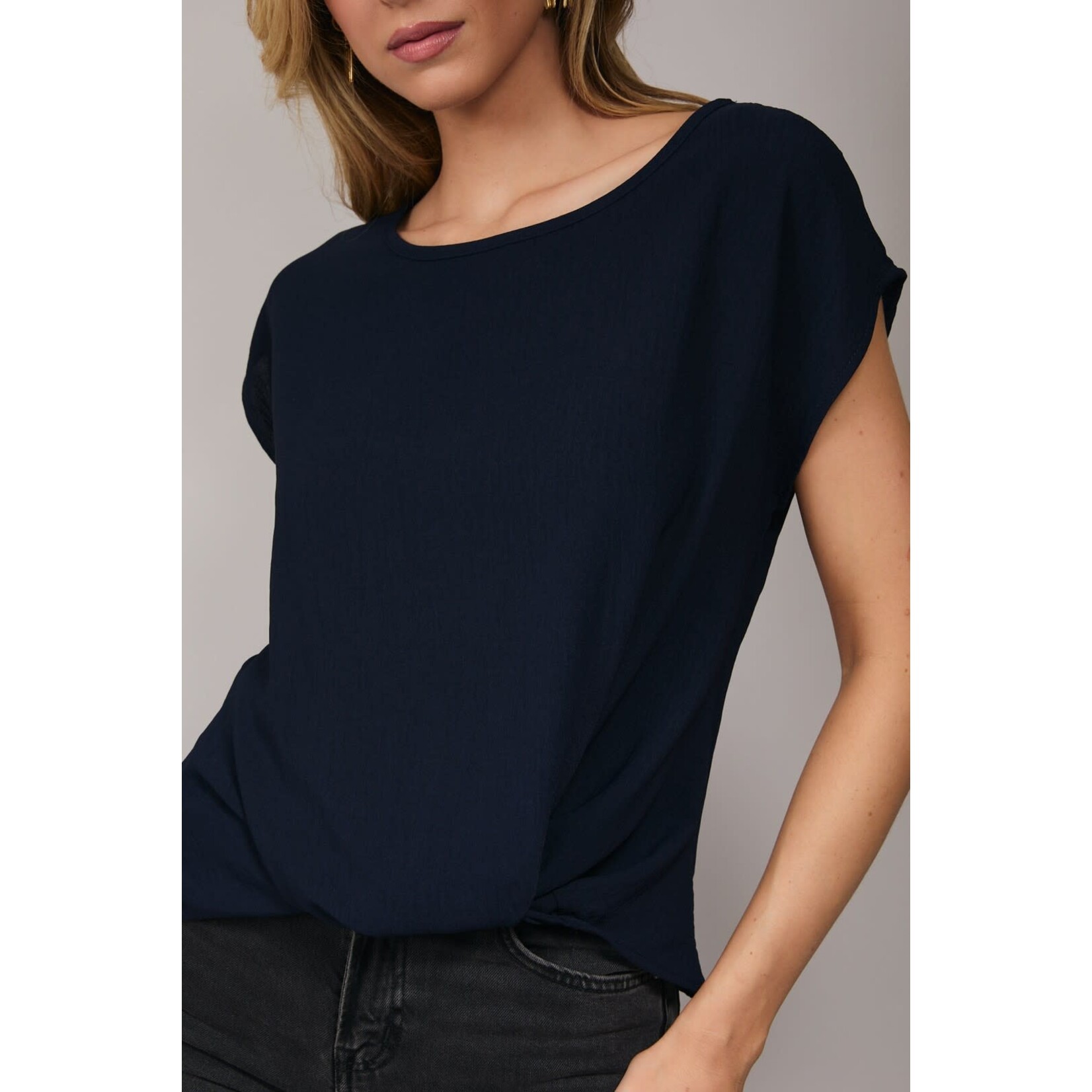 AVAILABLE IN NAVY & WHITE