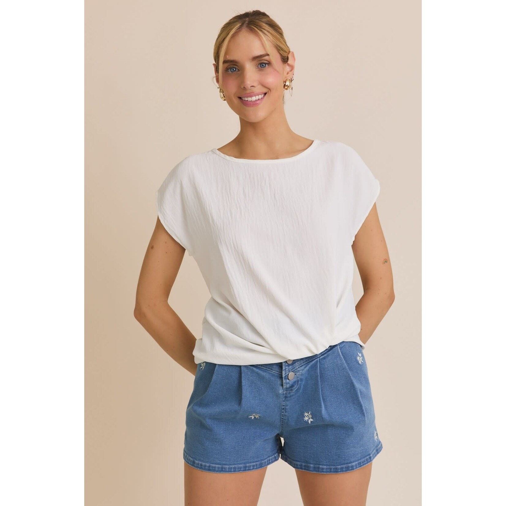 AVAILABLE IN NAVY & WHITE