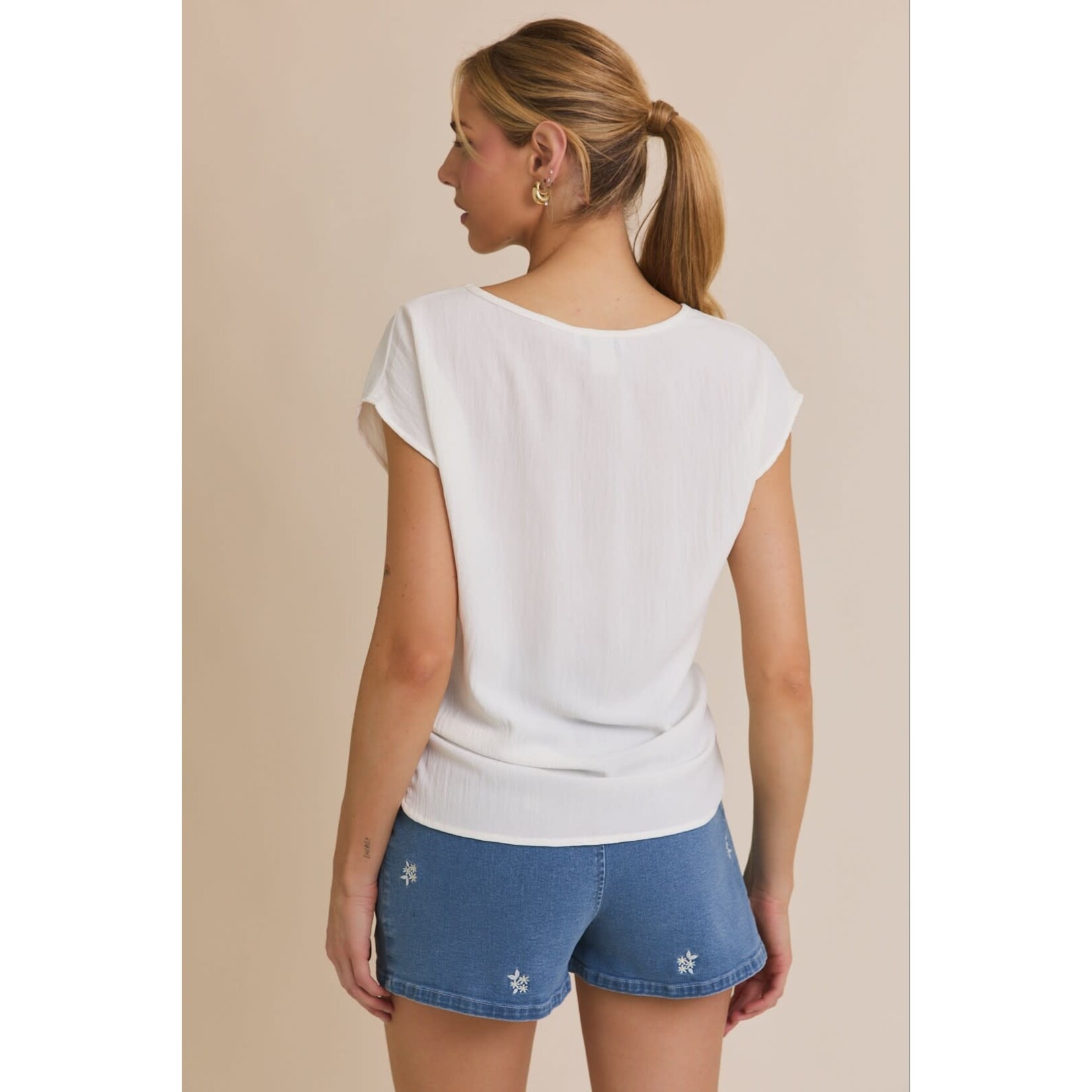 AVAILABLE IN NAVY & WHITE