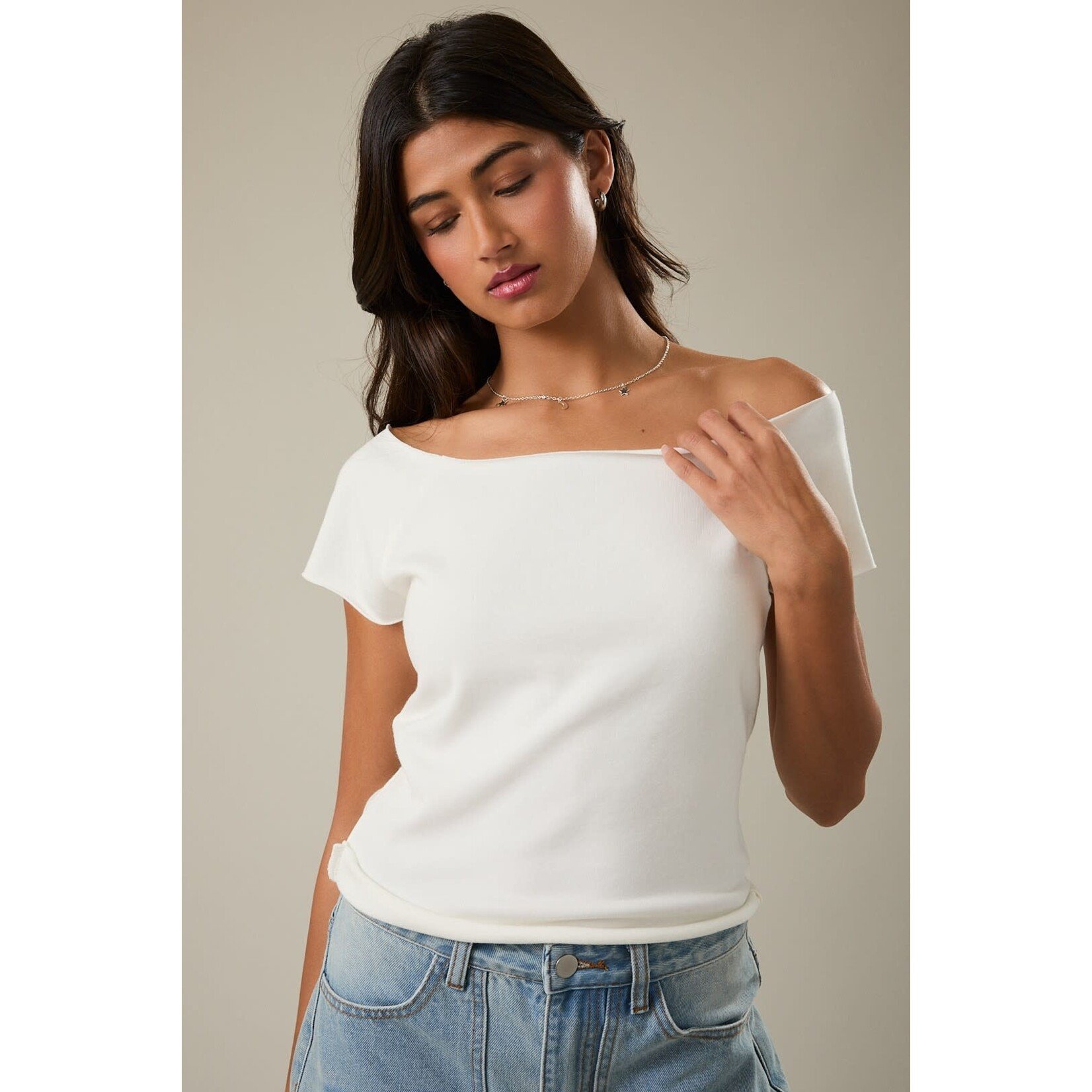 AVAILABLE IN WHITE & NAVY