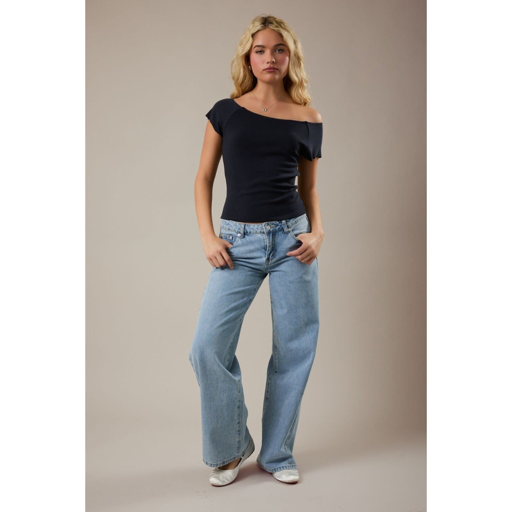 AVAILABLE IN WHITE & NAVY