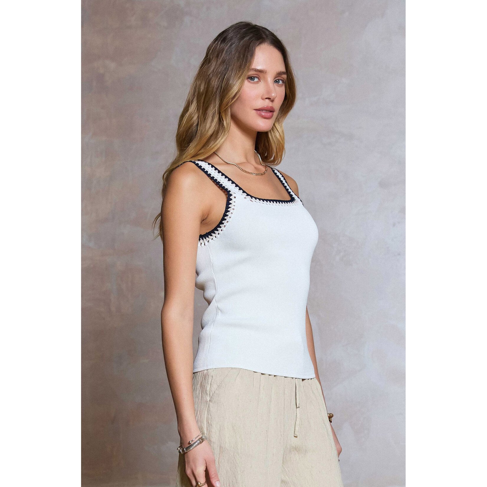 AVAILABLE IN NAVY & WHITE