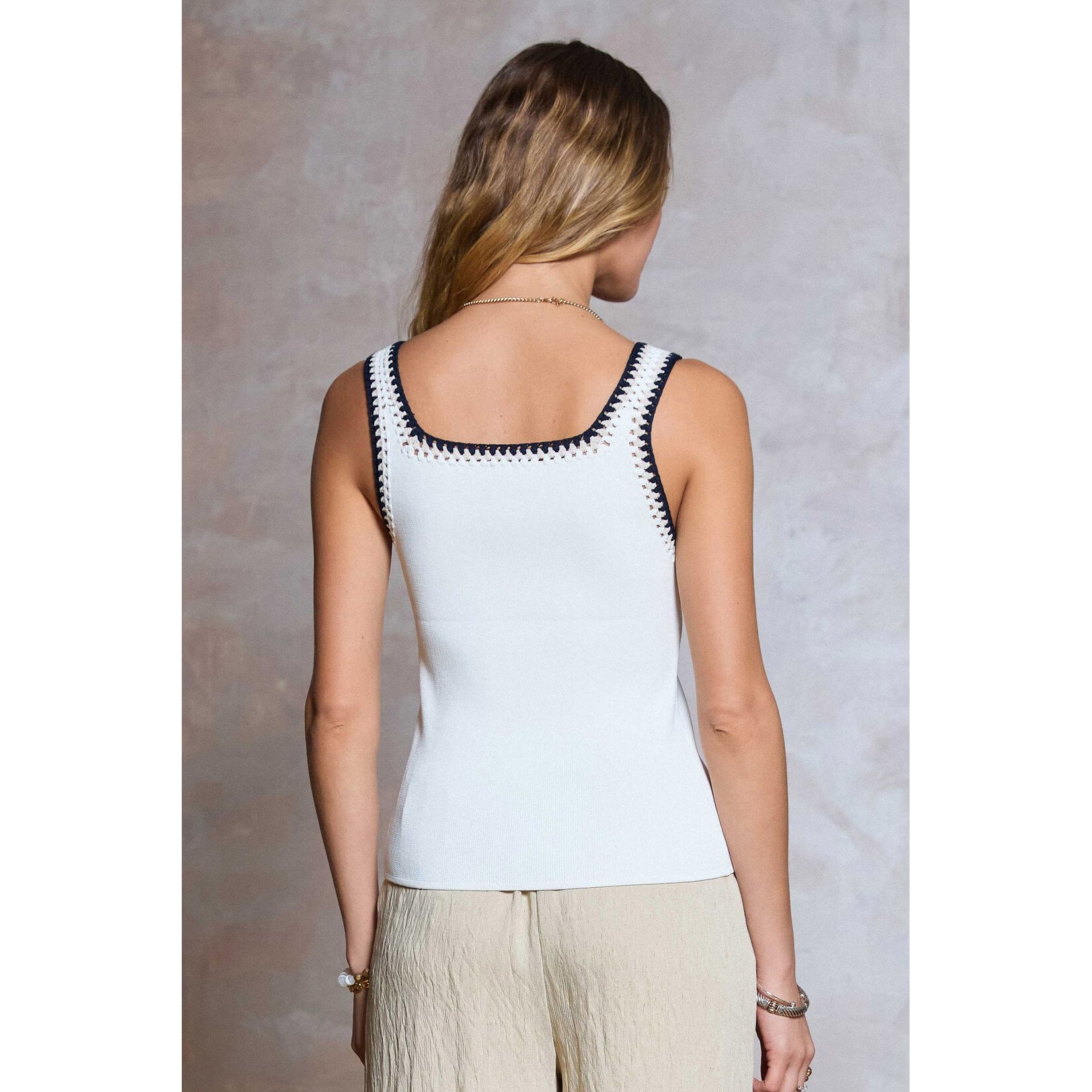 AVAILABLE IN NAVY & WHITE