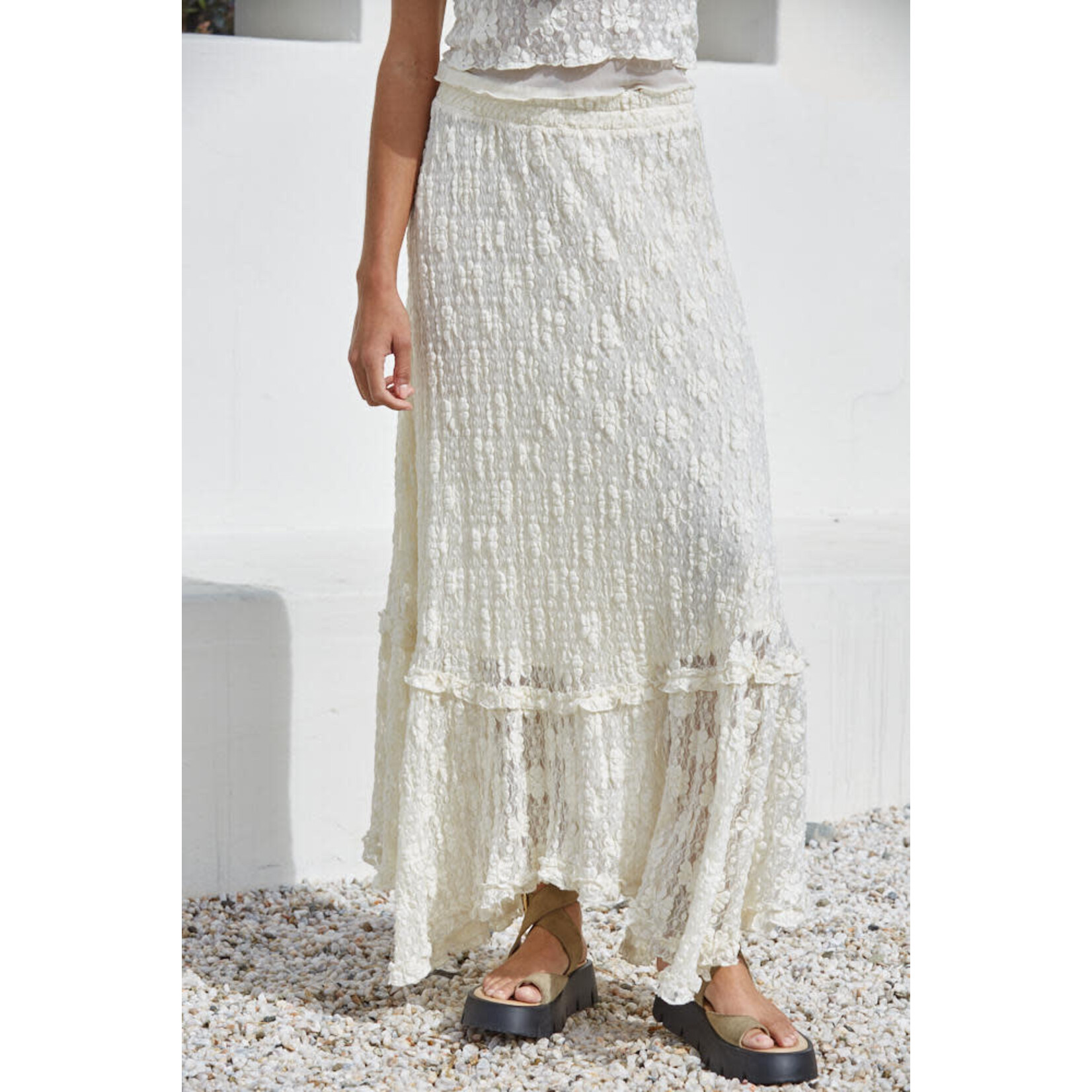 PAIRS WITH OUR GISELE TOP