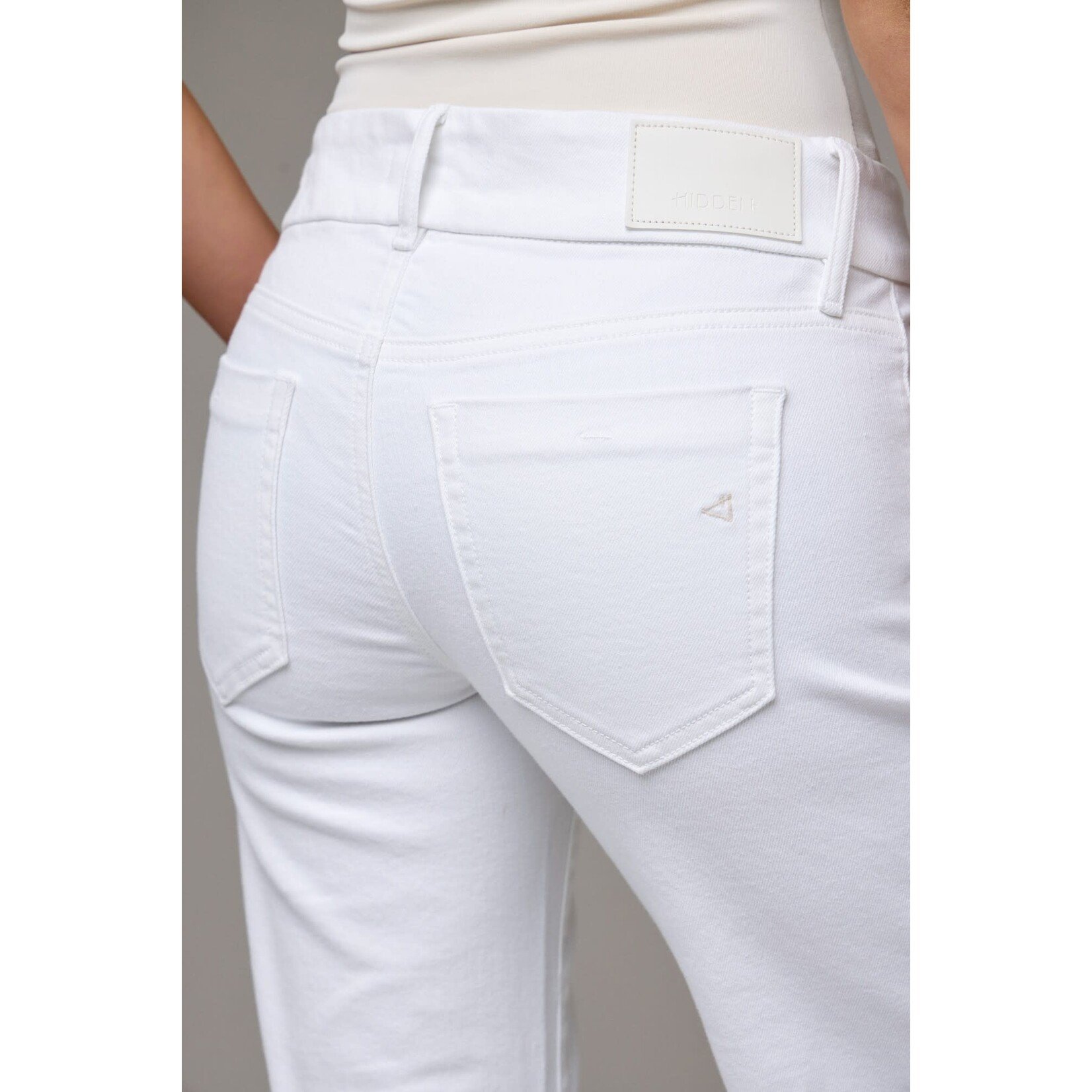 HIDDEN LOW RISE COMFORT FLARE JEAN