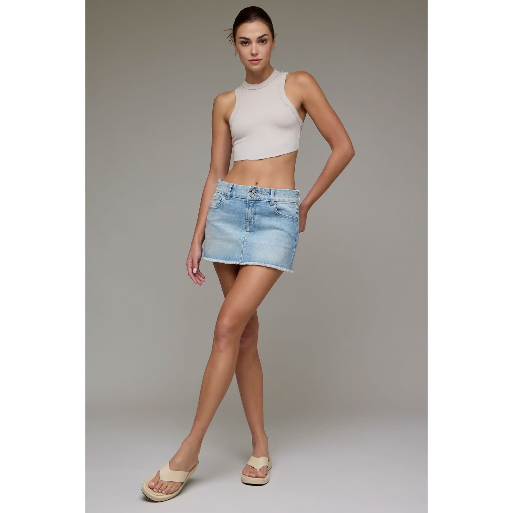 HIDDEN LIGHT WASH MICRO MINI SKIRT