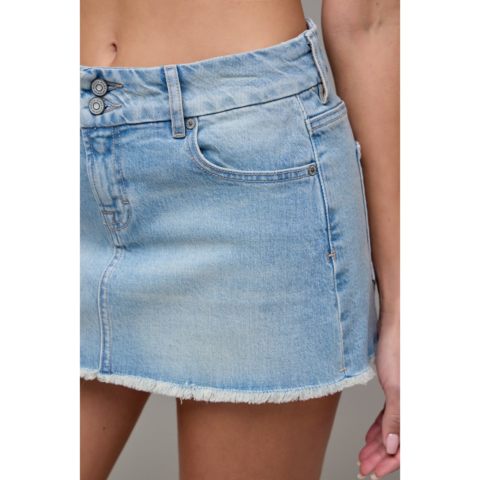 HIDDEN HIDDEN LIGHT WASH MICRO MINI SKIRT