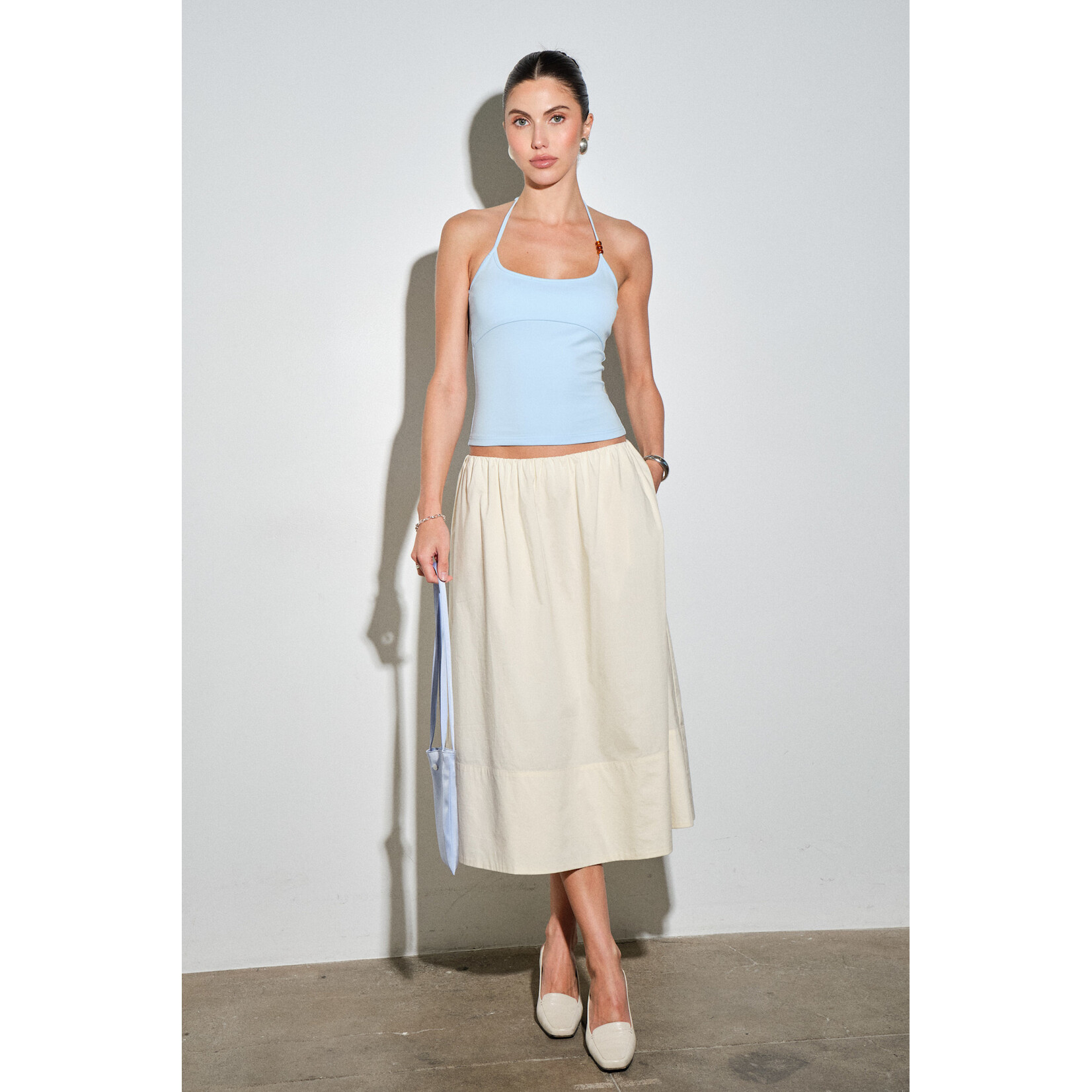 AVAILABLE IN CREAM AND BLUE