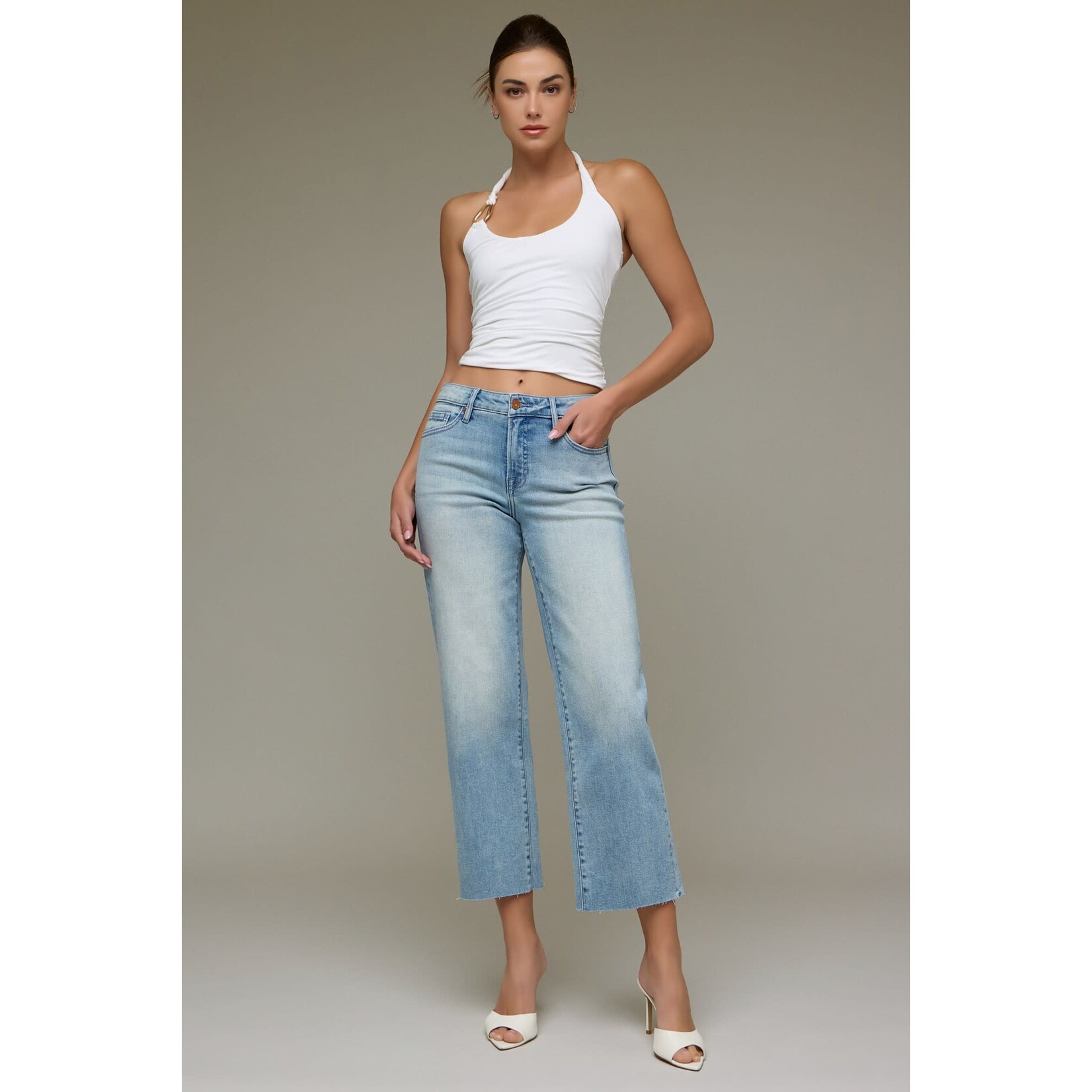 HIDDEN STRETCH CROP CLASSIC STRAIGHT JEANS