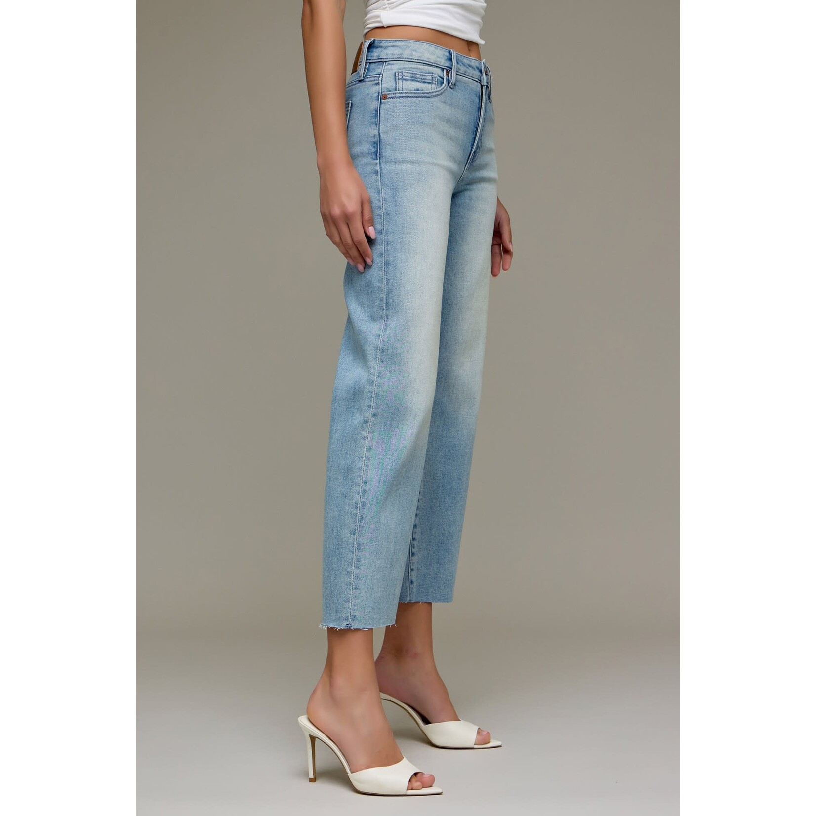 HIDDEN STRETCH CROP CLASSIC STRAIGHT JEANS