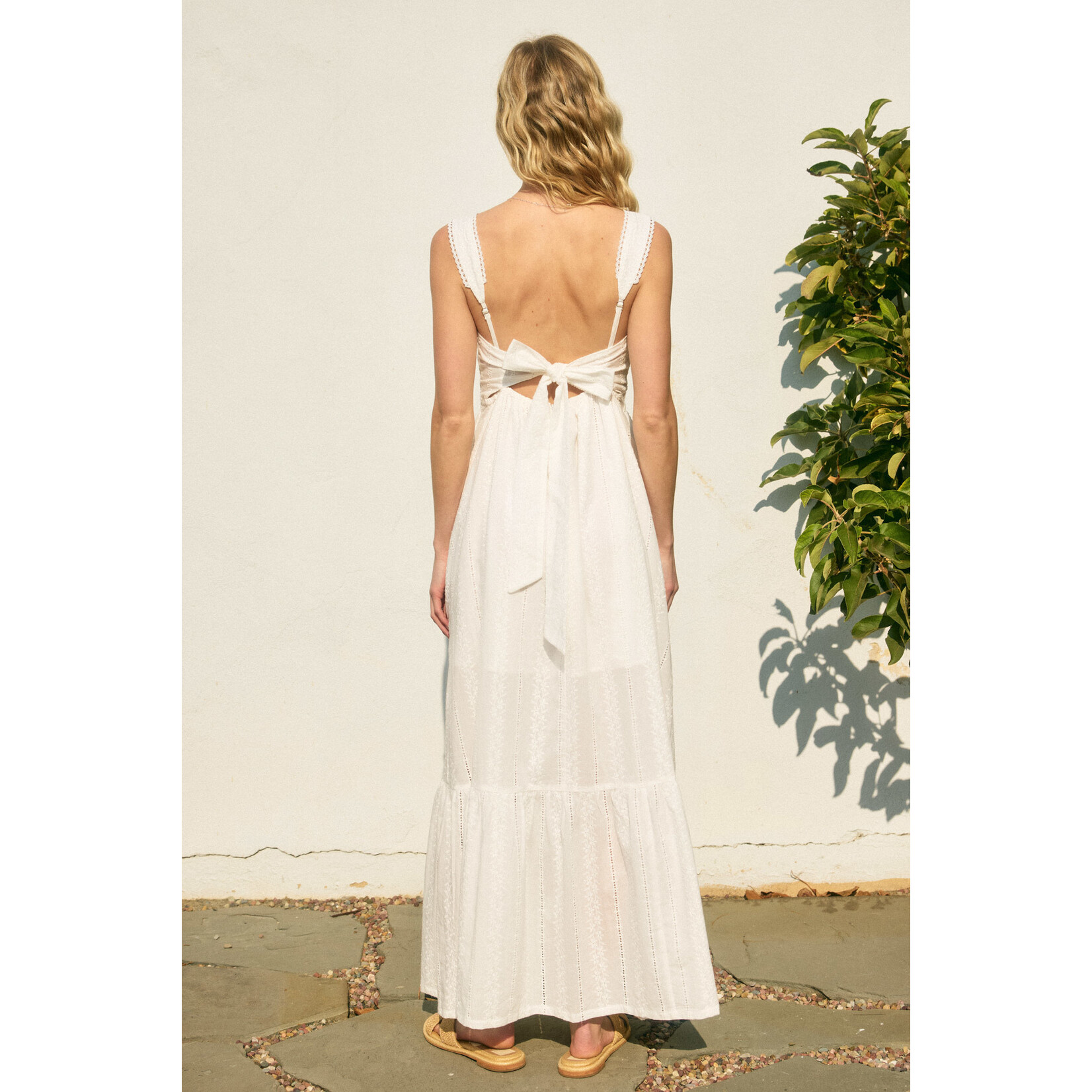 AVAILABLE IN BLUE & WHITE