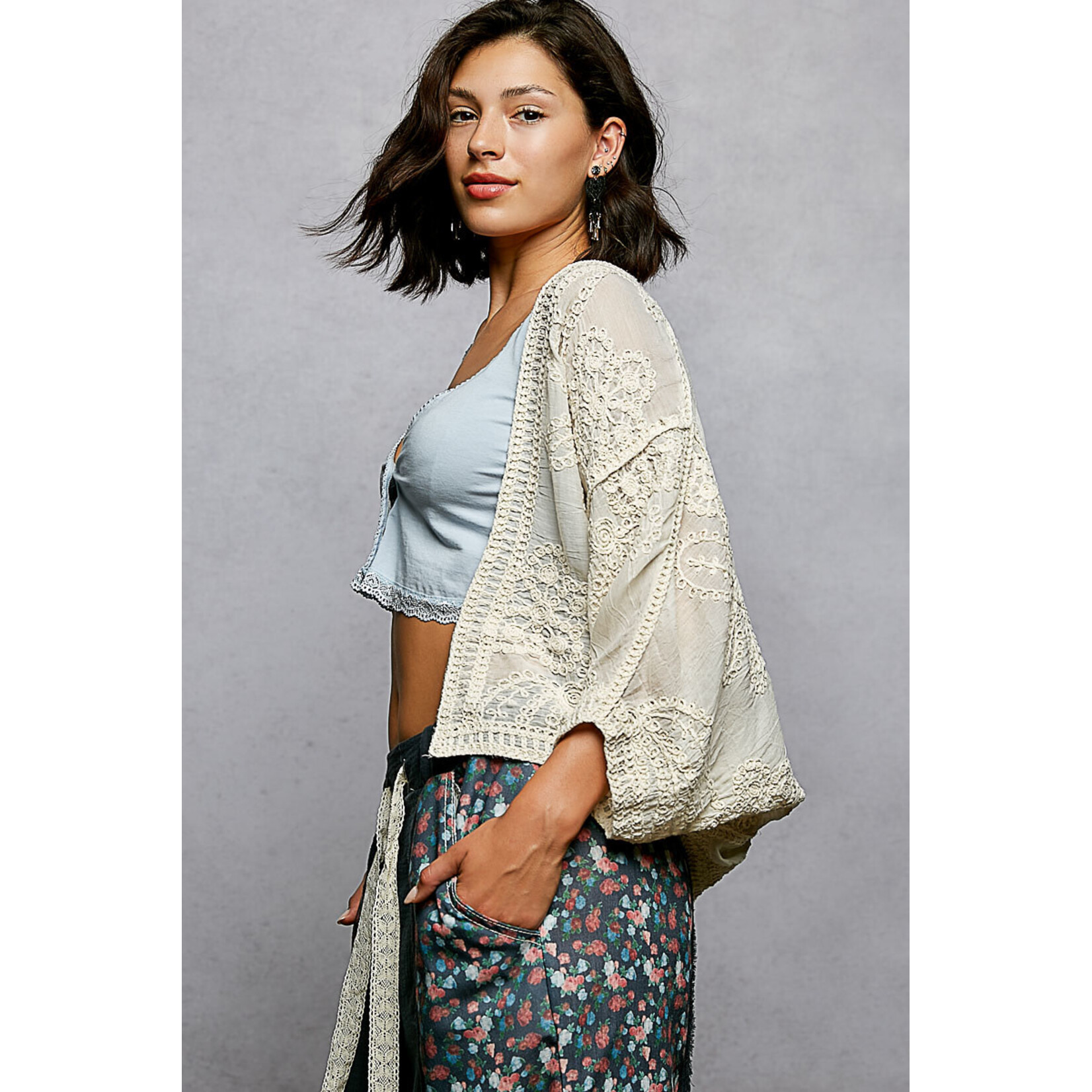 AVAILABLE IN NATURAL AND BLUE