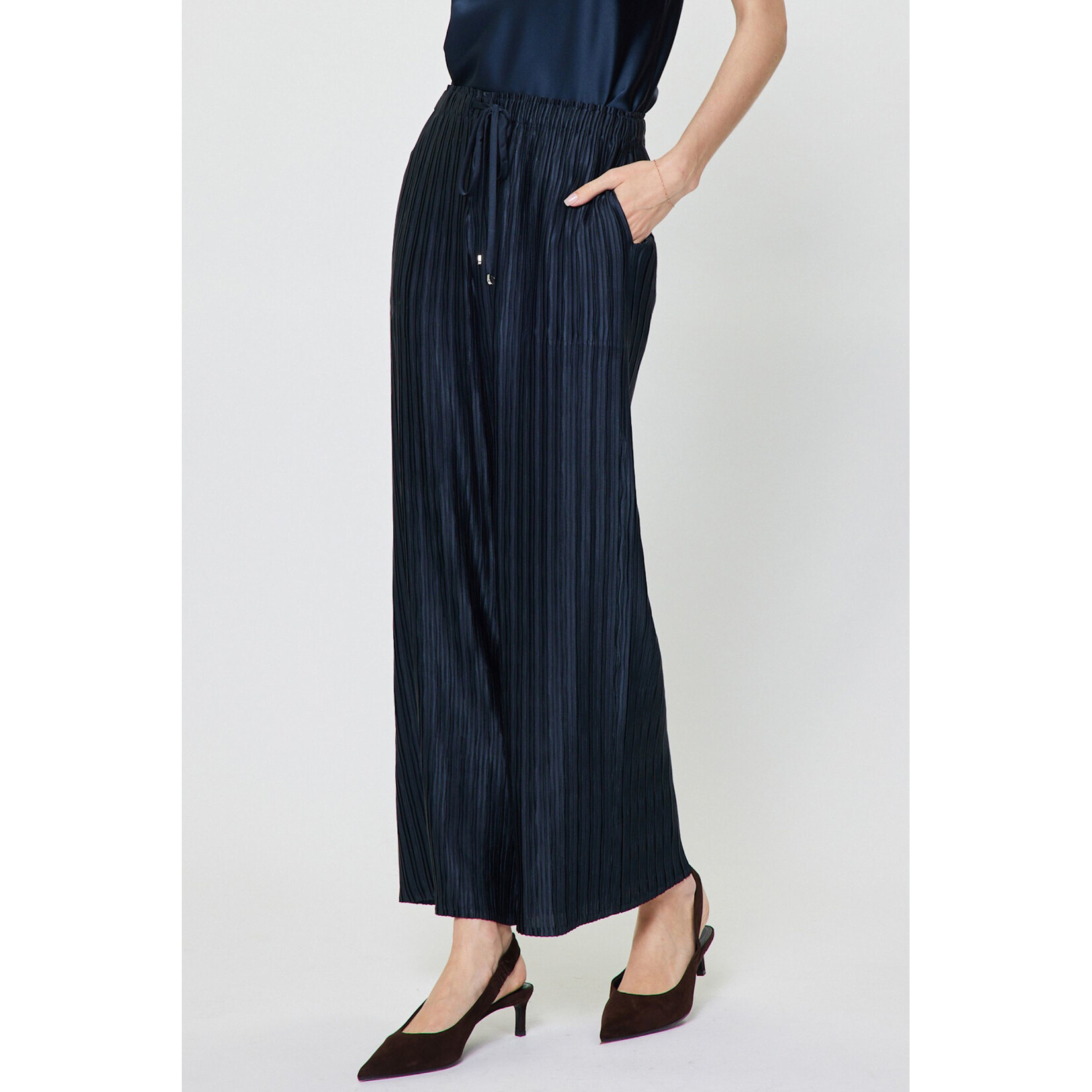 PAIRS WITH OUR JEANETTE TOP