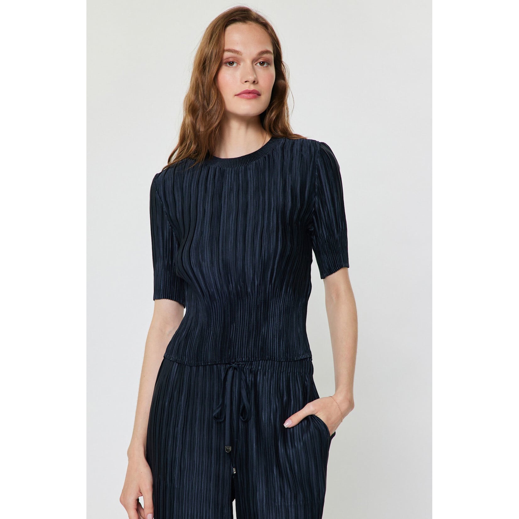 AVAILABLE IN NAVY & CHAMPAGNE