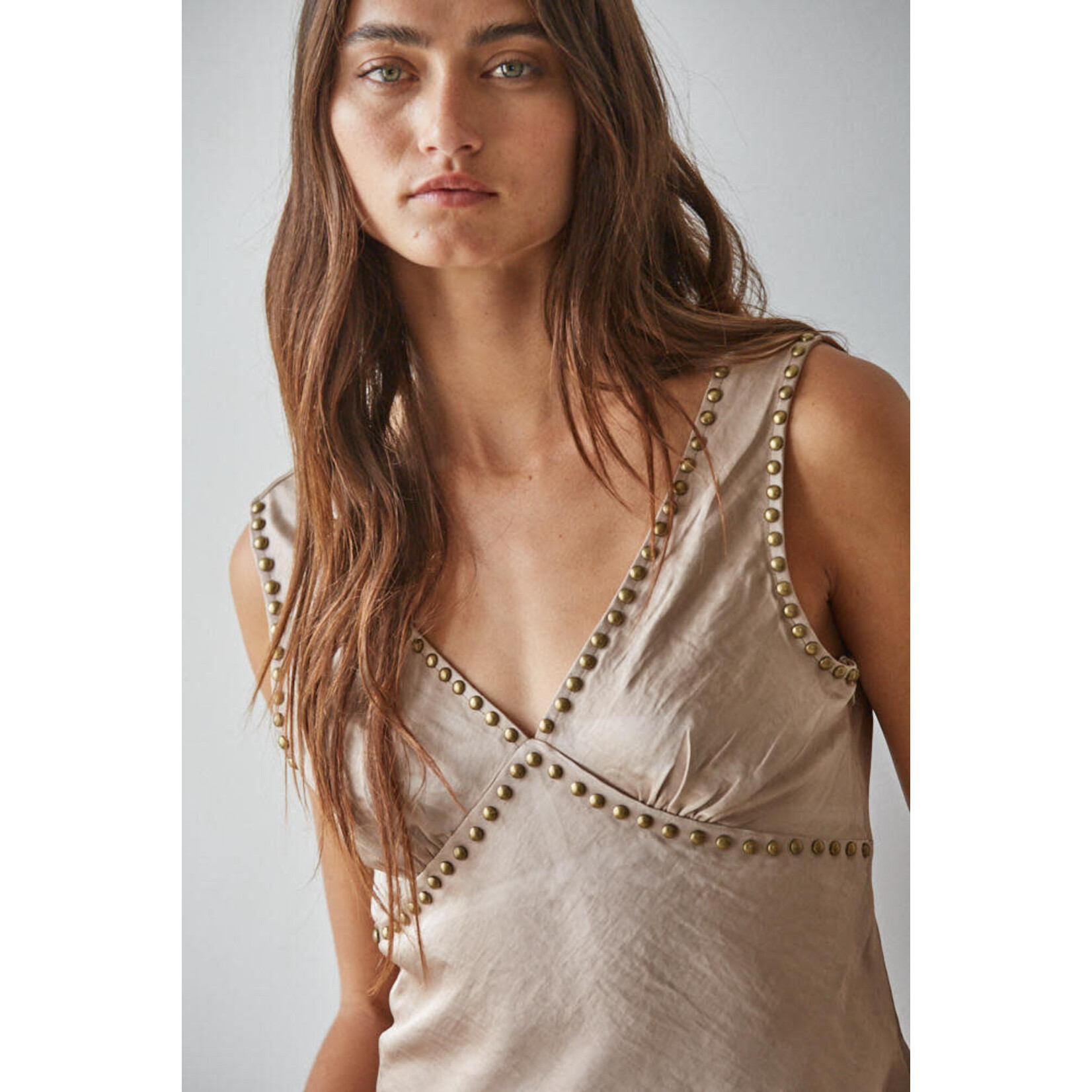 THE AVIS TOP