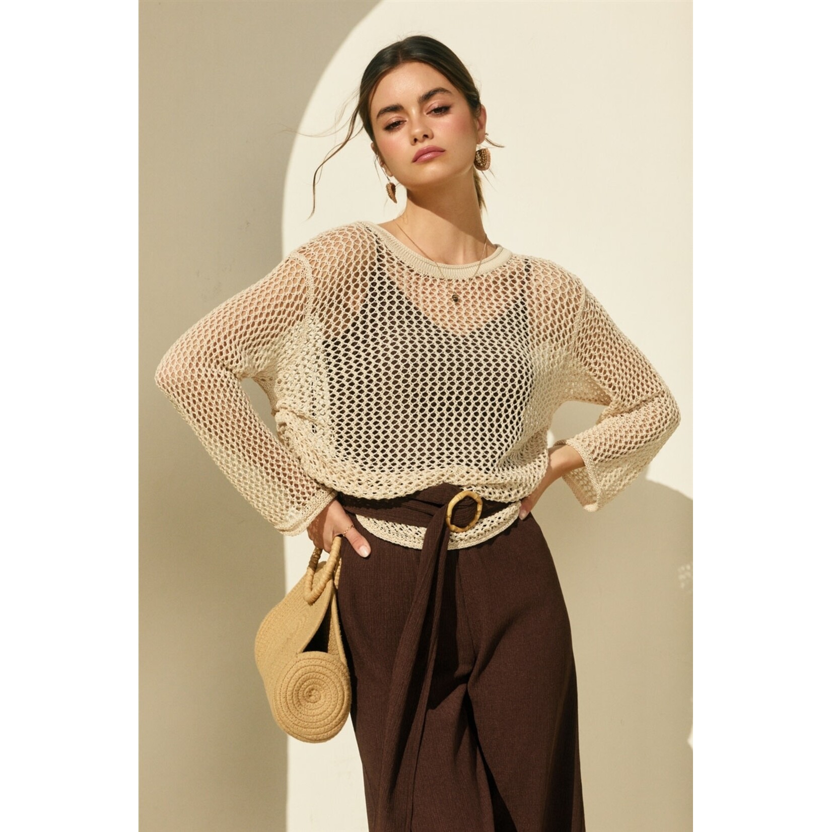 AVAILABLE IN BEIGE, WHITE, AND BLACK