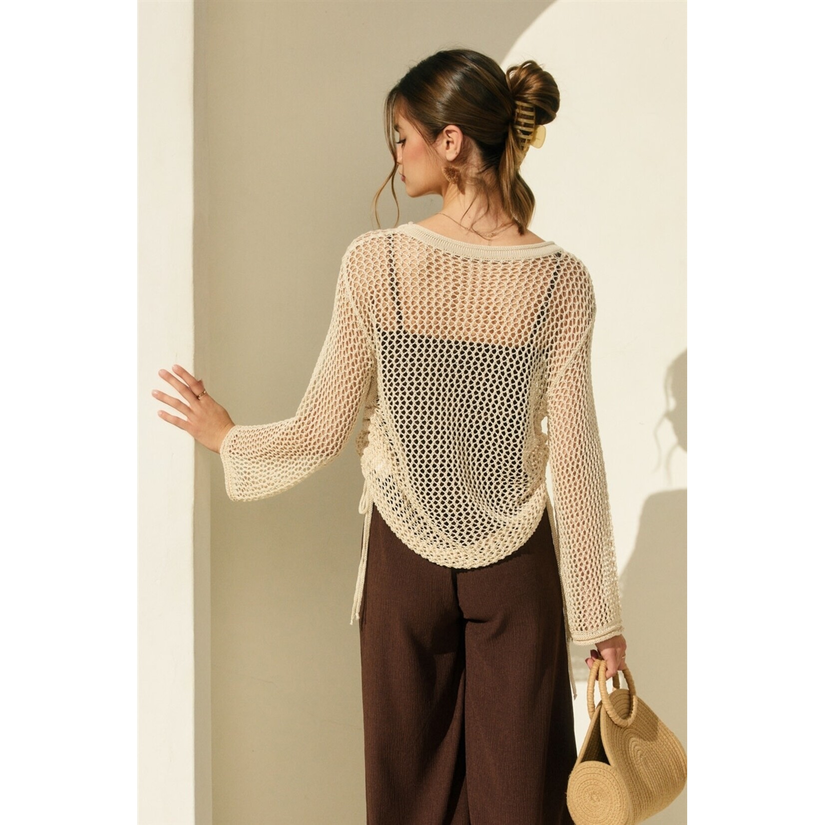 AVAILABLE IN BEIGE, WHITE, AND BLACK