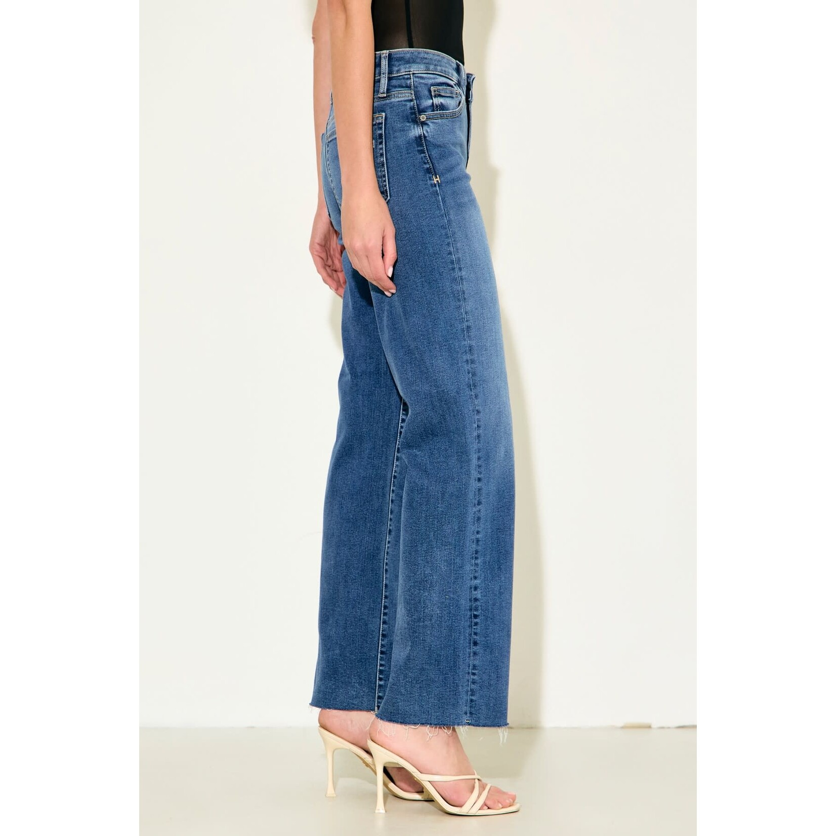 HIDDEN CLEAN STRETCH MID RISE STRAIGHT JEAN