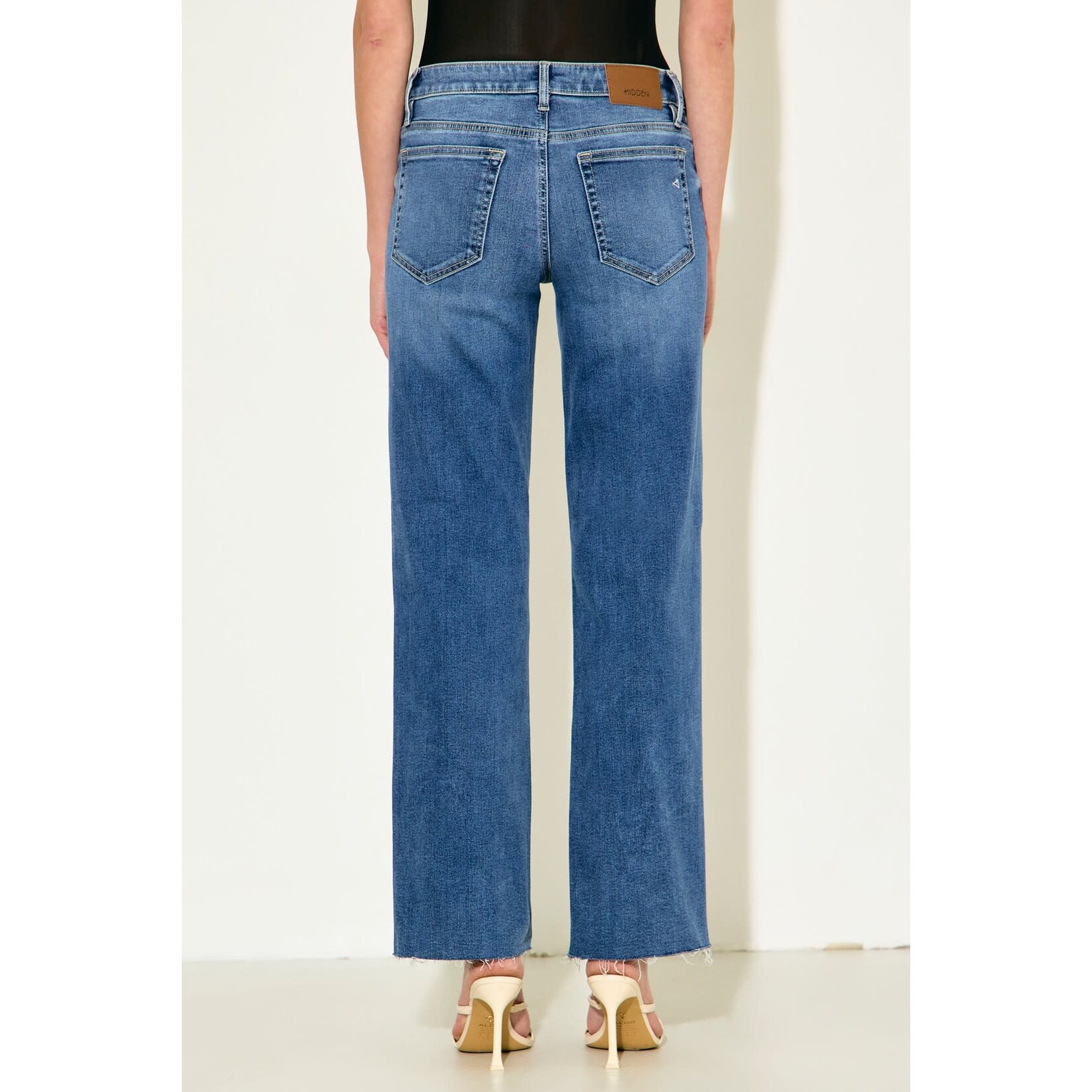 HIDDEN CLEAN STRETCH MID RISE STRAIGHT JEAN