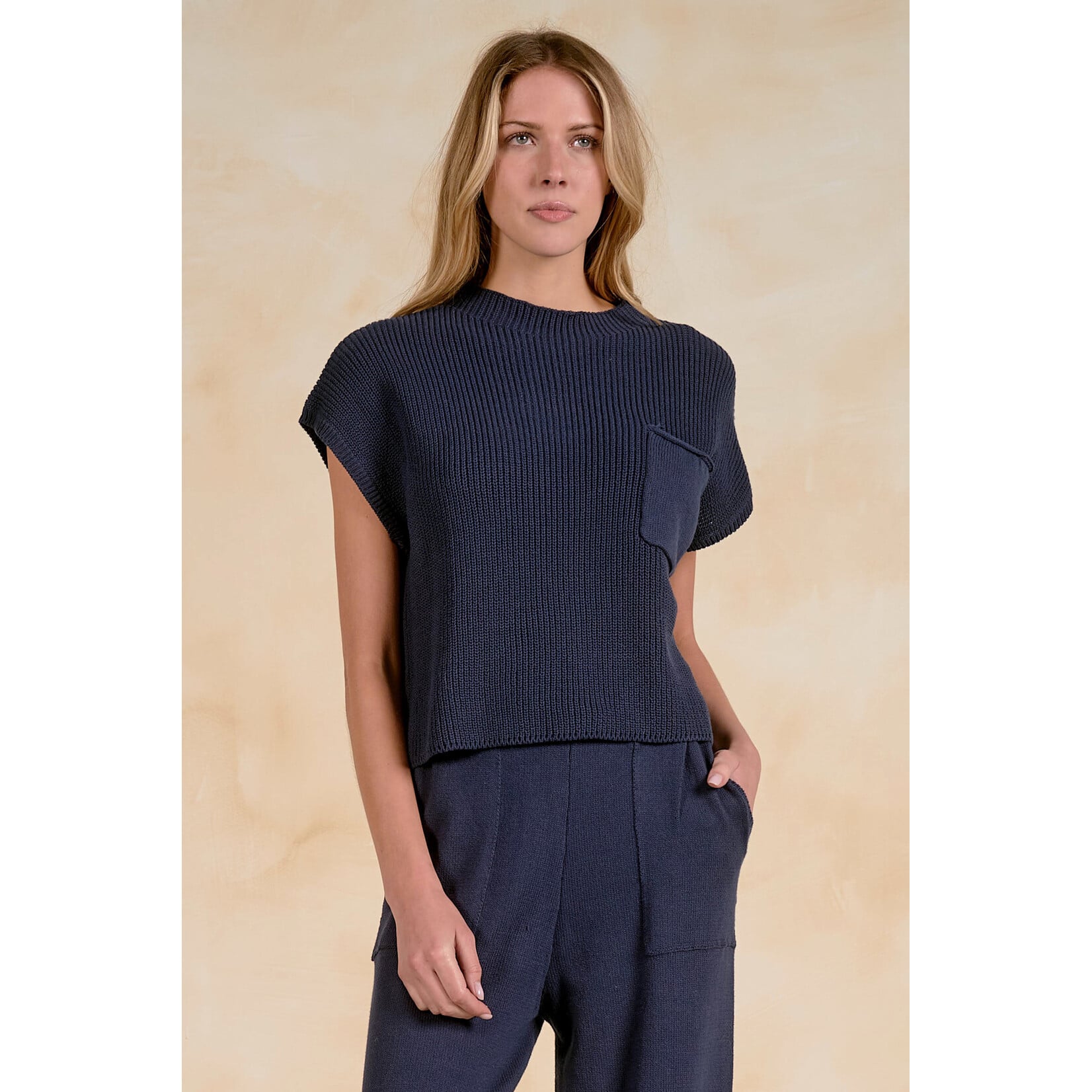 elan AVAILABLE IN NAVY & OATMEAL