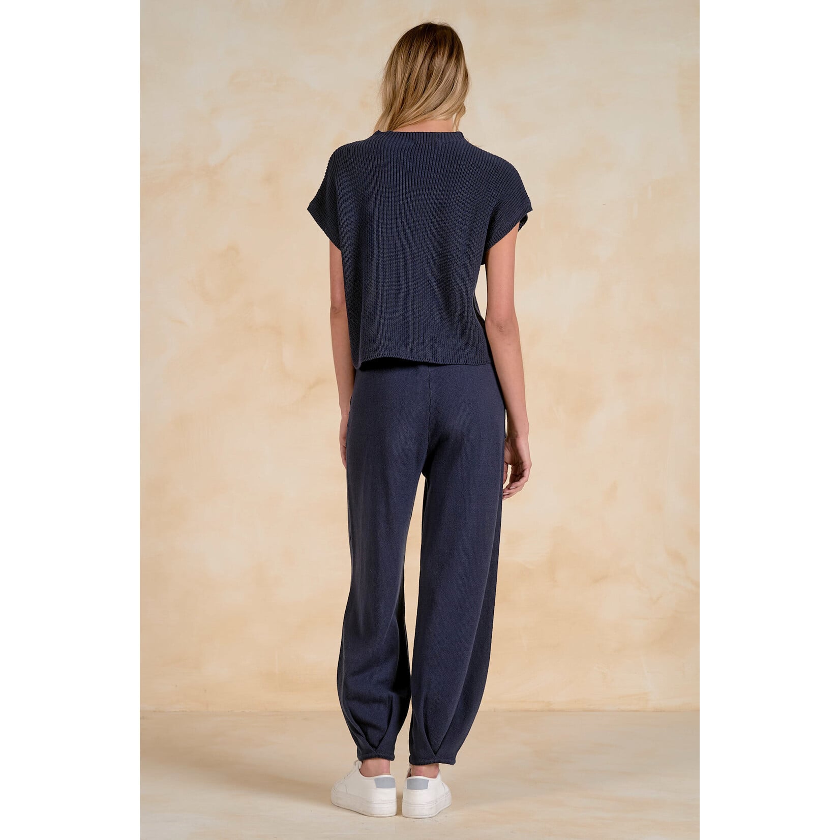 elan AVAILABLE IN NAVY & OATMEAL