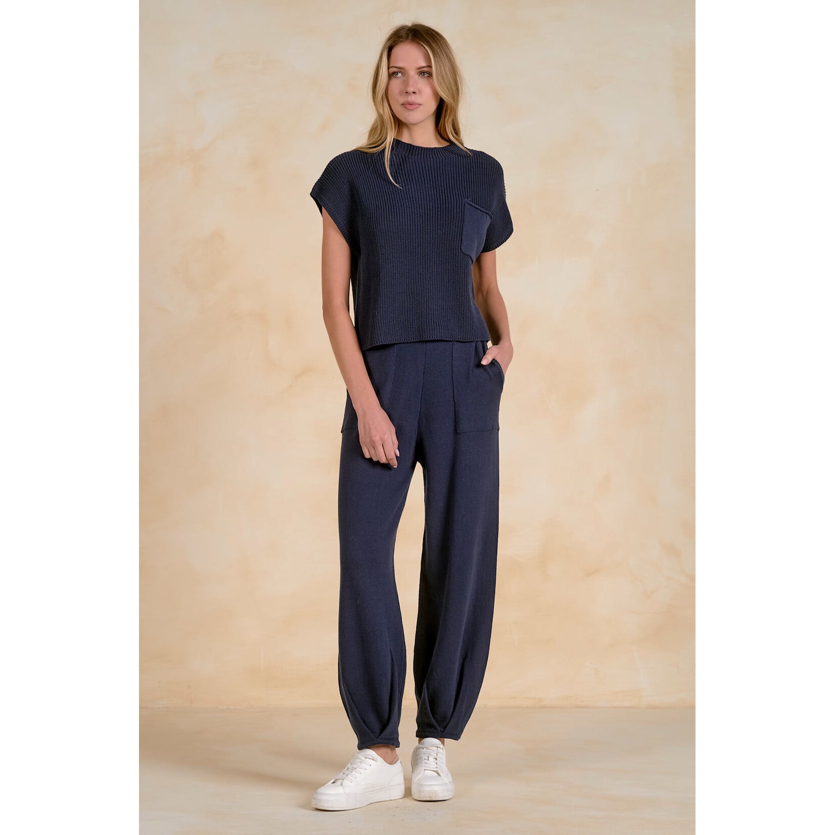 elan AVAILABLE IN NAVY & OATMEAL