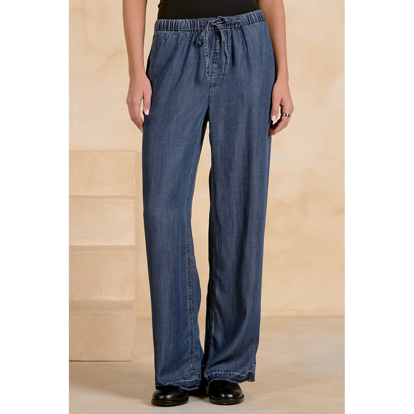 elan PAIRS WITH OUR AMARA TOP