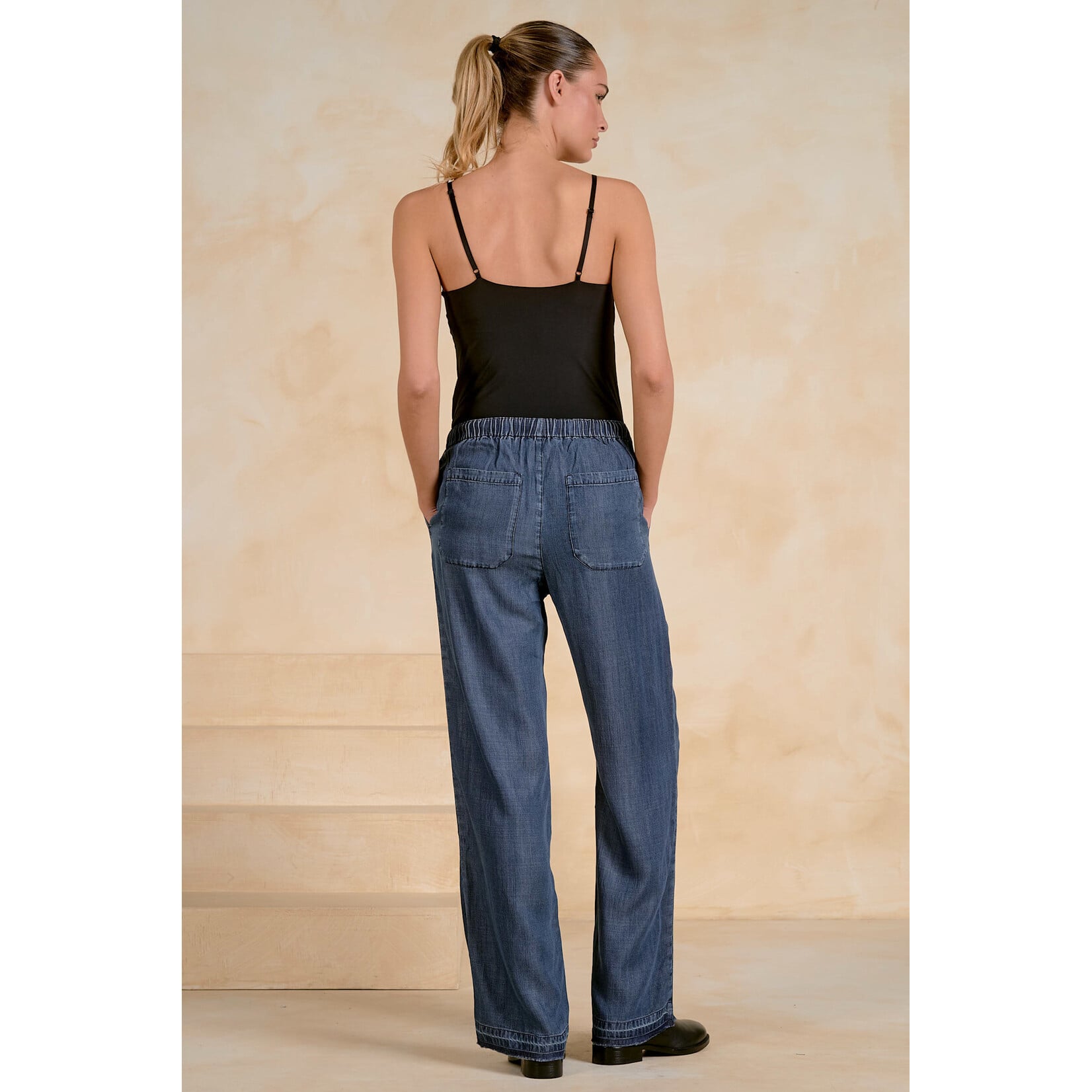 elan PAIRS WITH OUR AMARA TOP