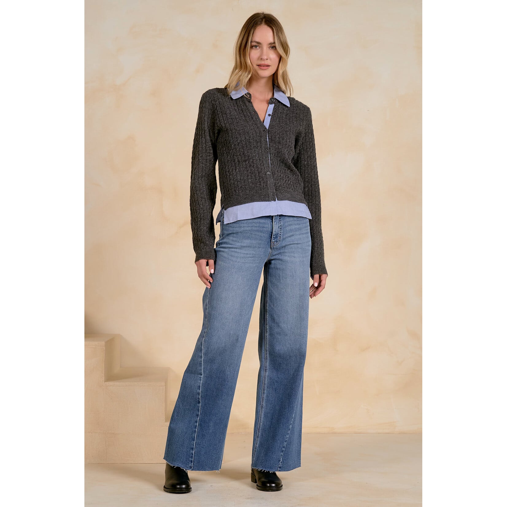 elan AVAILABLE IN CHARCOAL & TAN