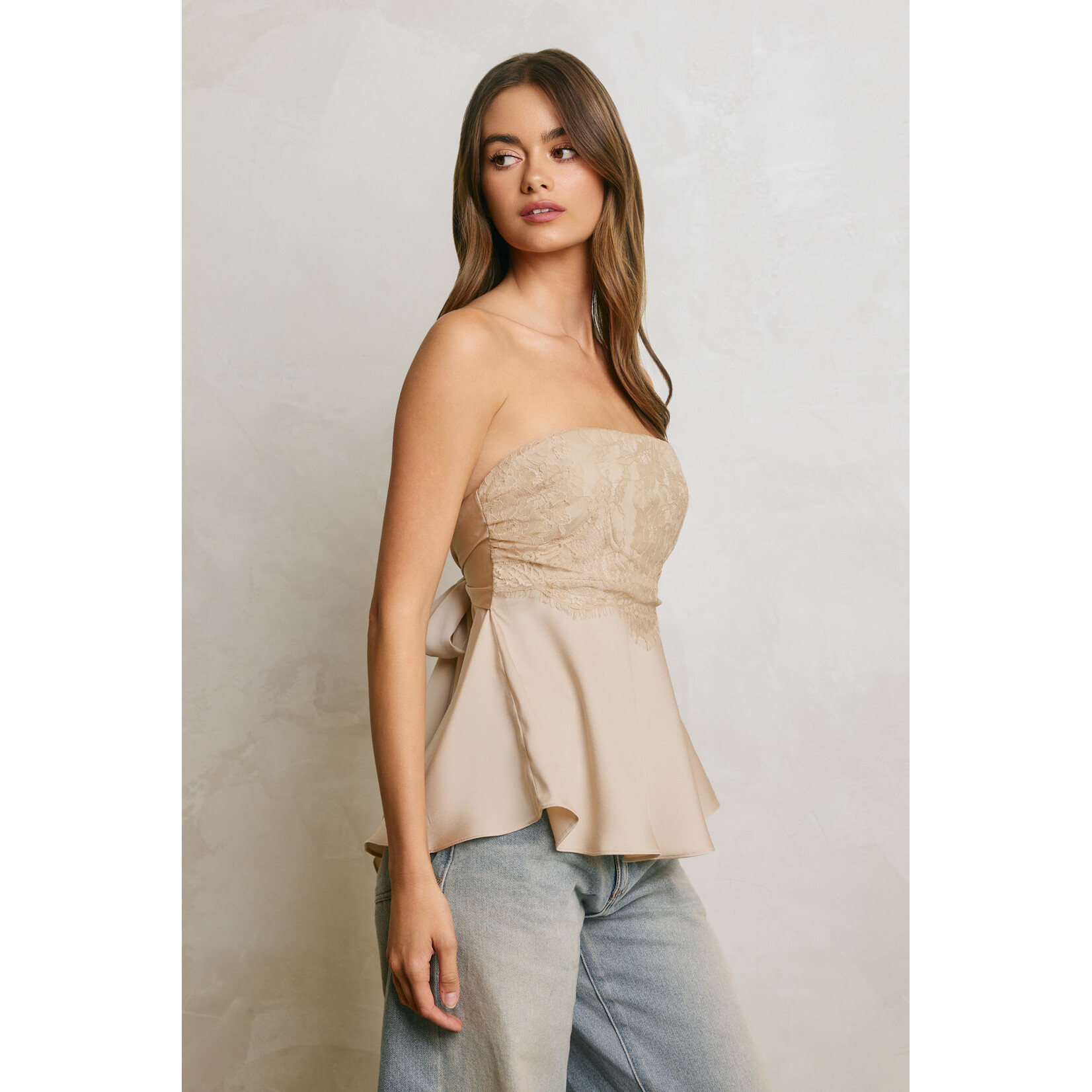 AVAILABLE IN CHAMPAGNE & BLACK