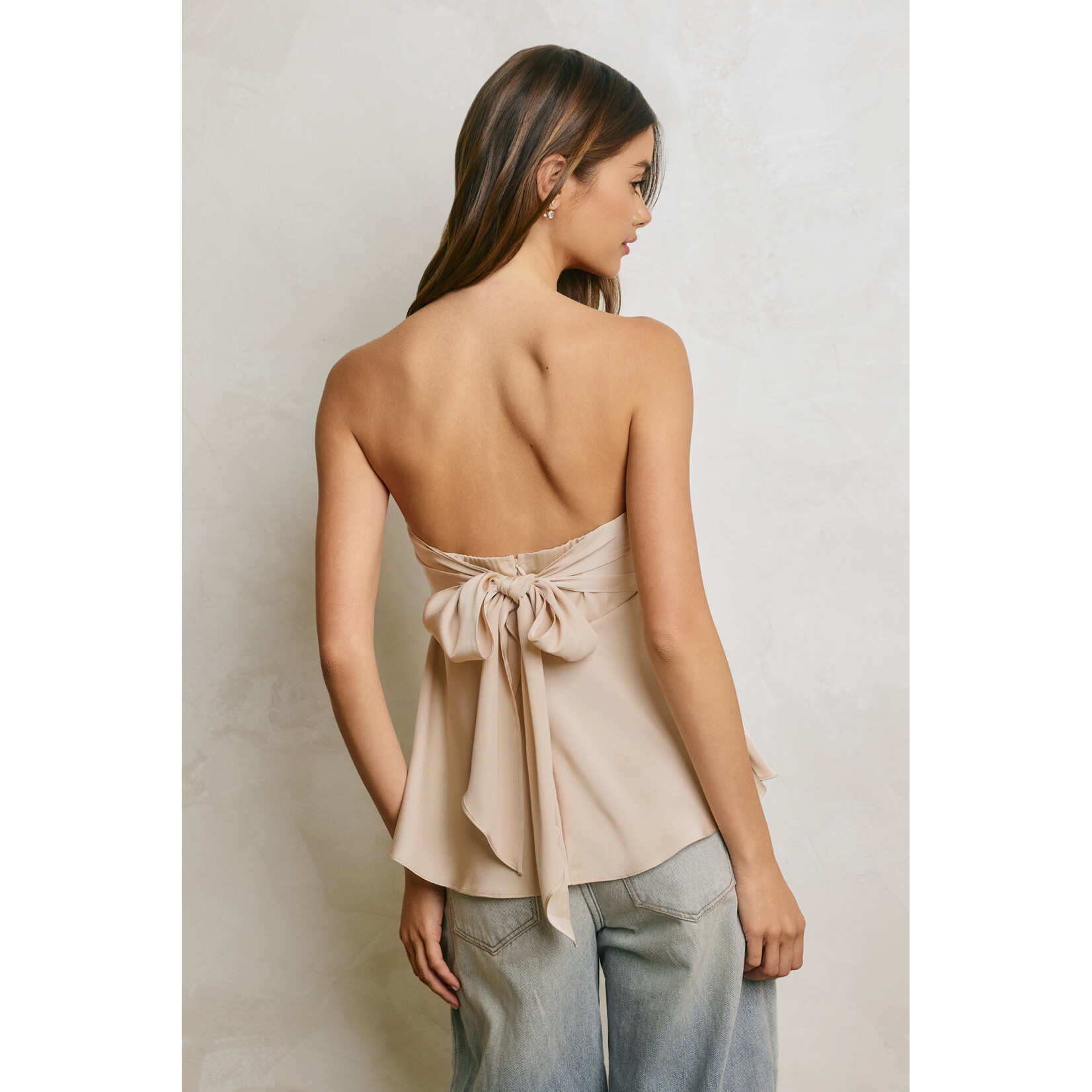 AVAILABLE IN CHAMPAGNE & BLACK