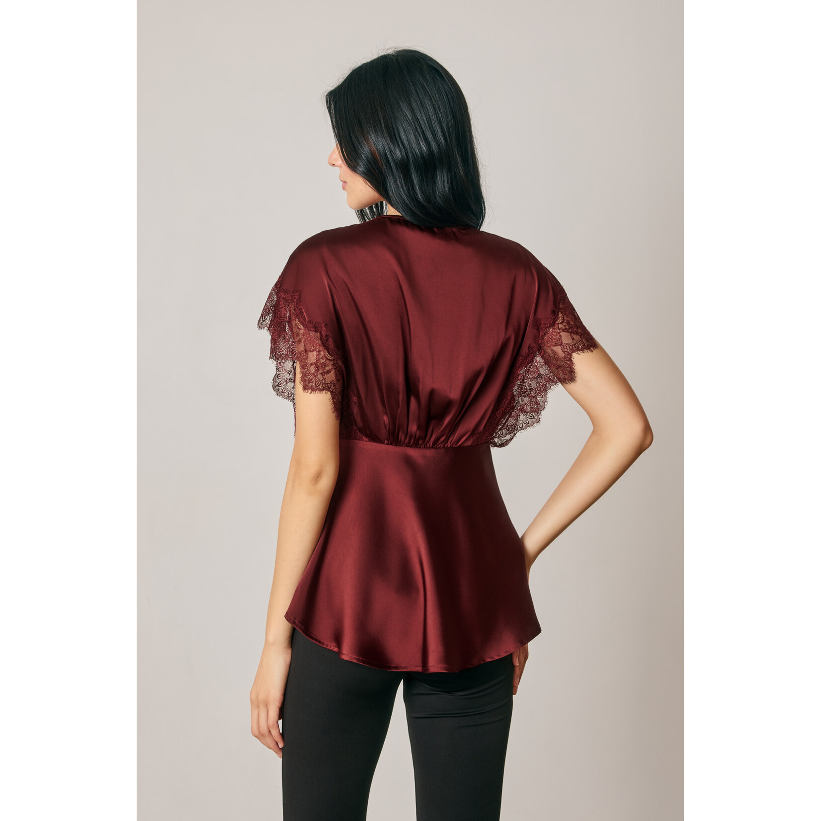 THE SARIAH TOP
