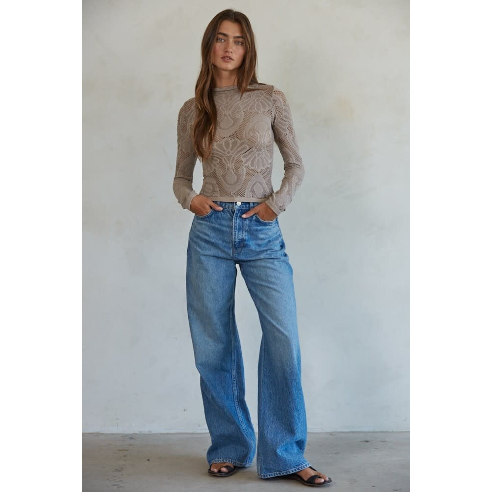THE ACACIA TOP