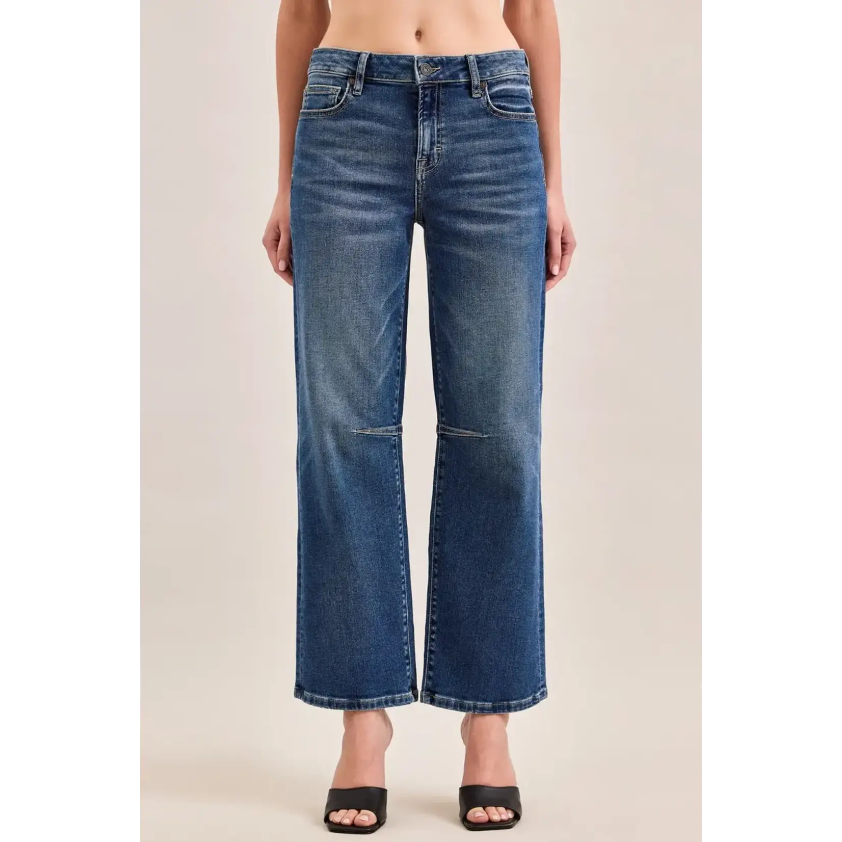 HIDDEN HIGH RISE CLASSIC STRAIGHT WITH KNEE DART DETAIL