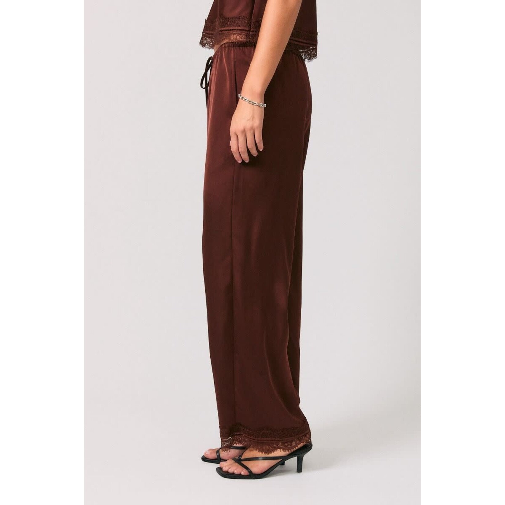 THE TYRA PANTS