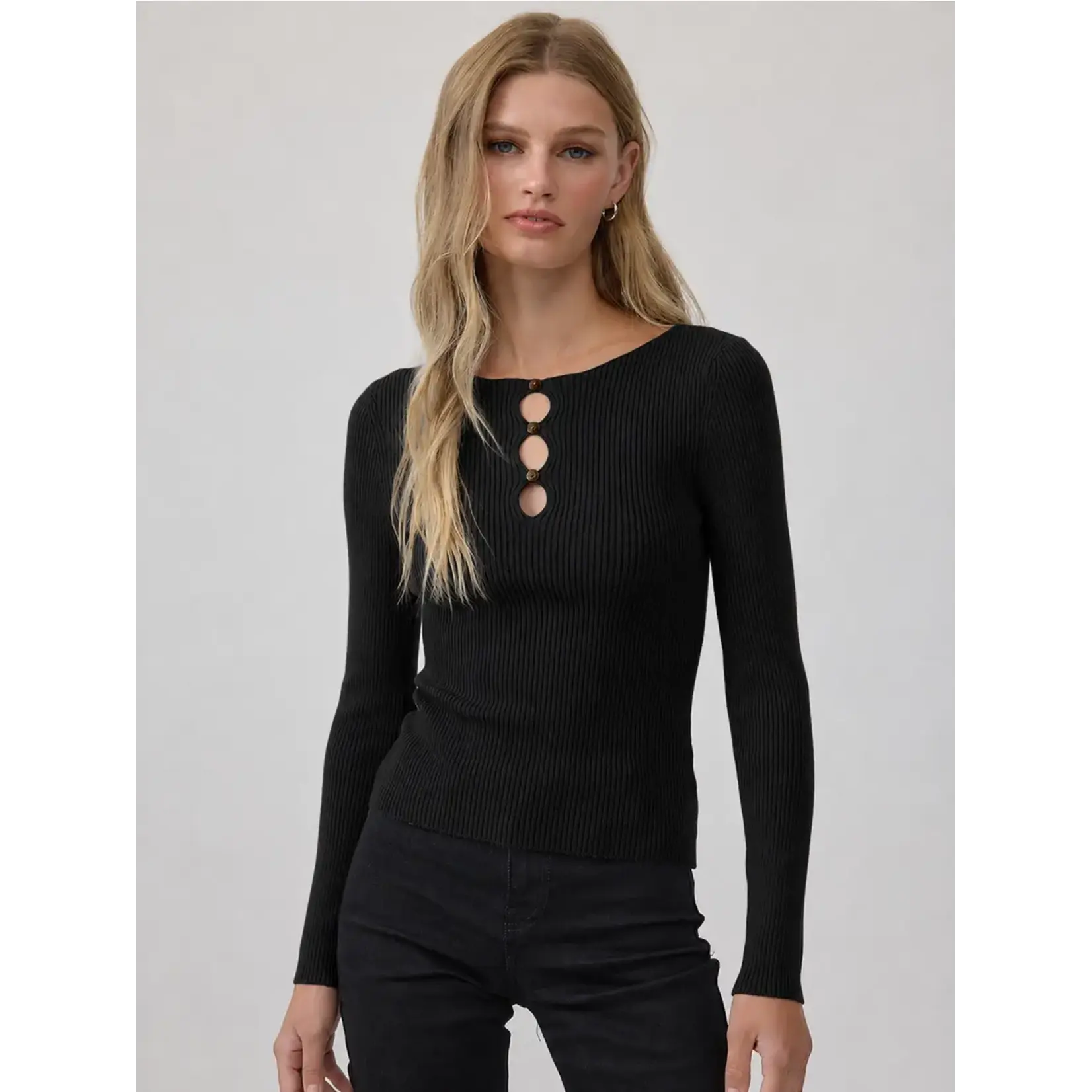 AVAILABLE IN BLACK & WINE