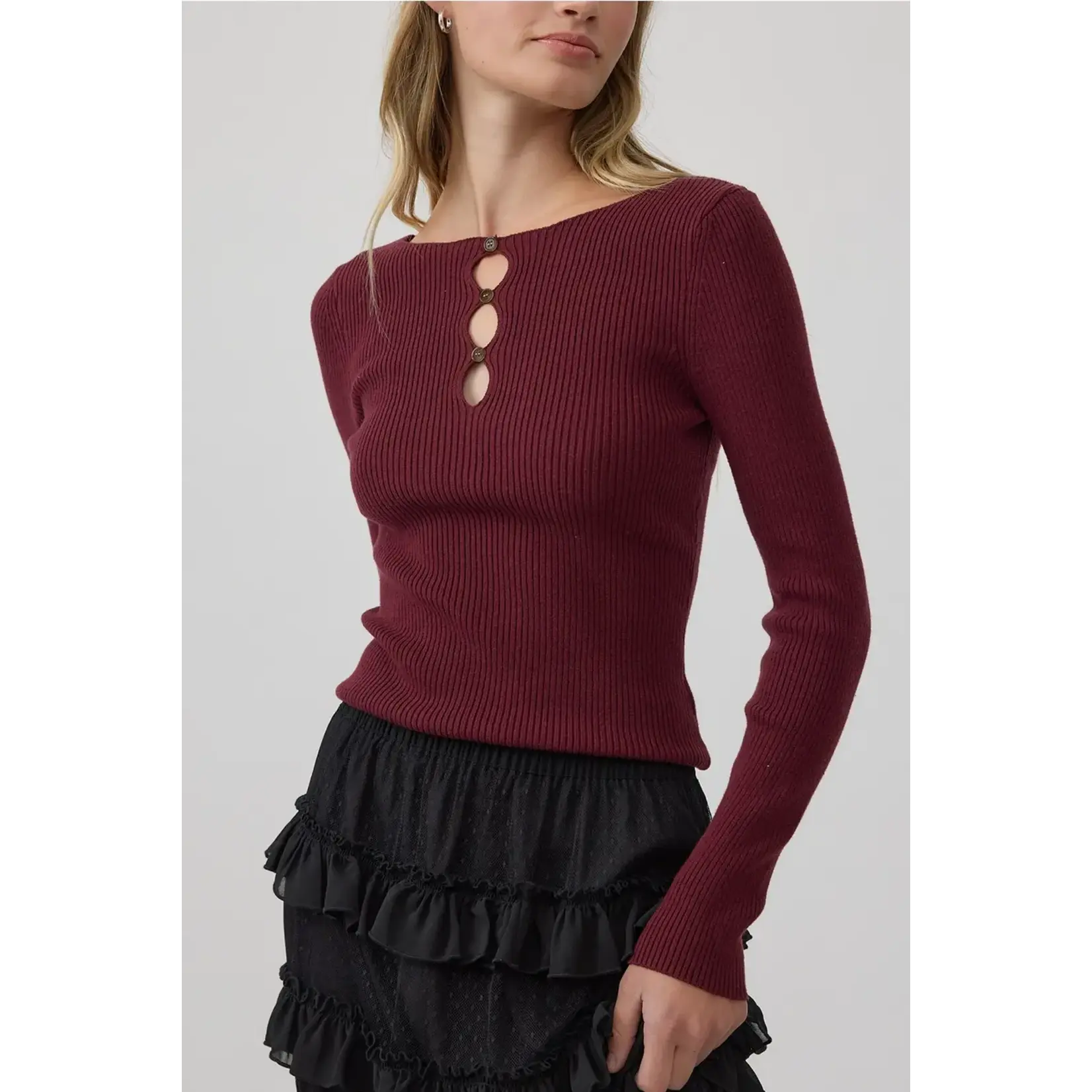 AVAILABLE IN BLACK & WINE