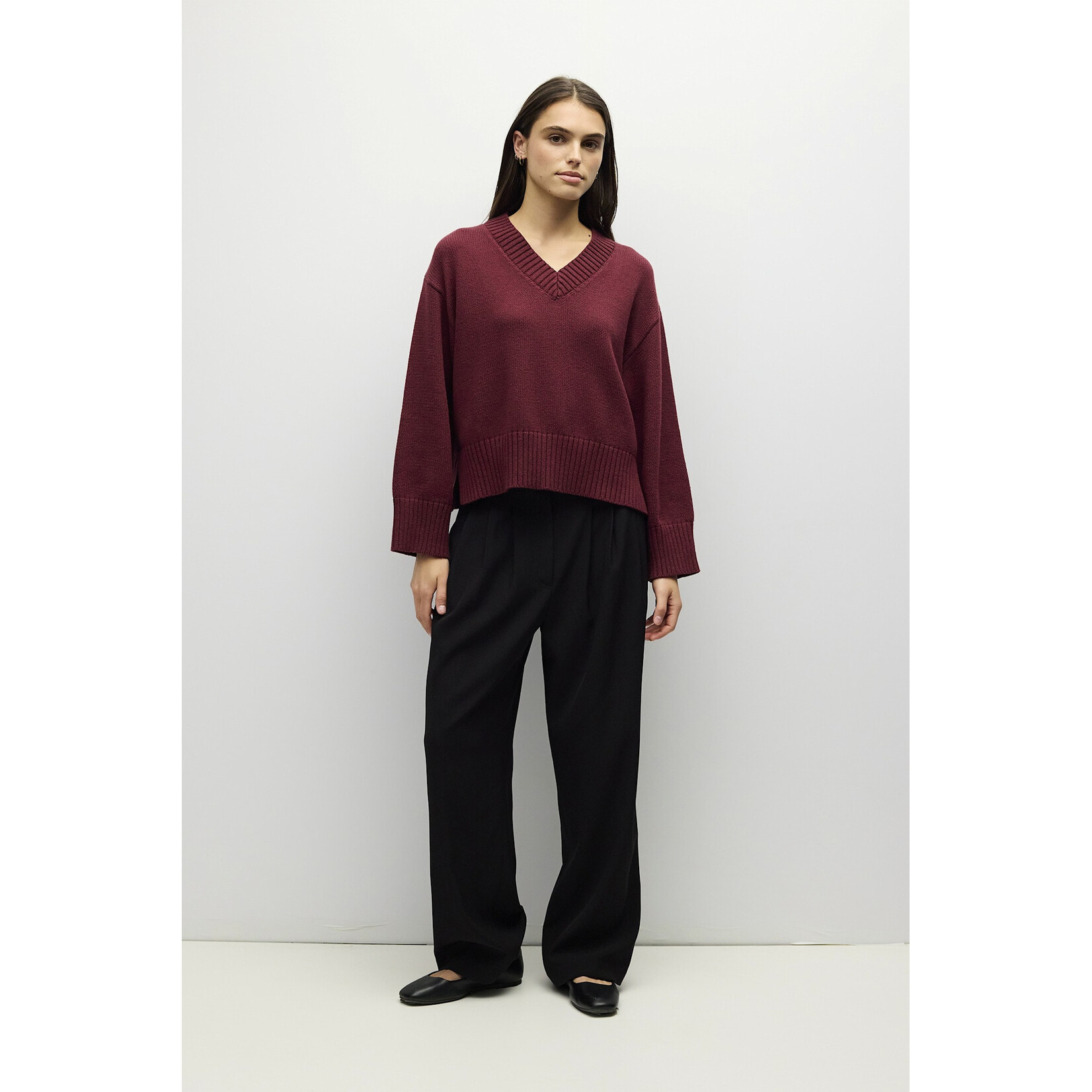 AVAILABLE IN BURGUNDY AND BLACK