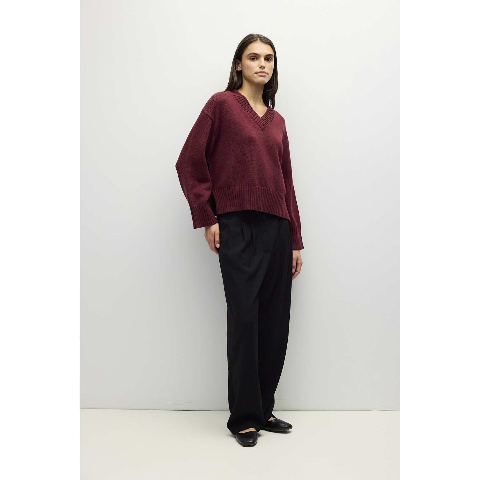 AVAILABLE IN BURGUNDY AND BLACK