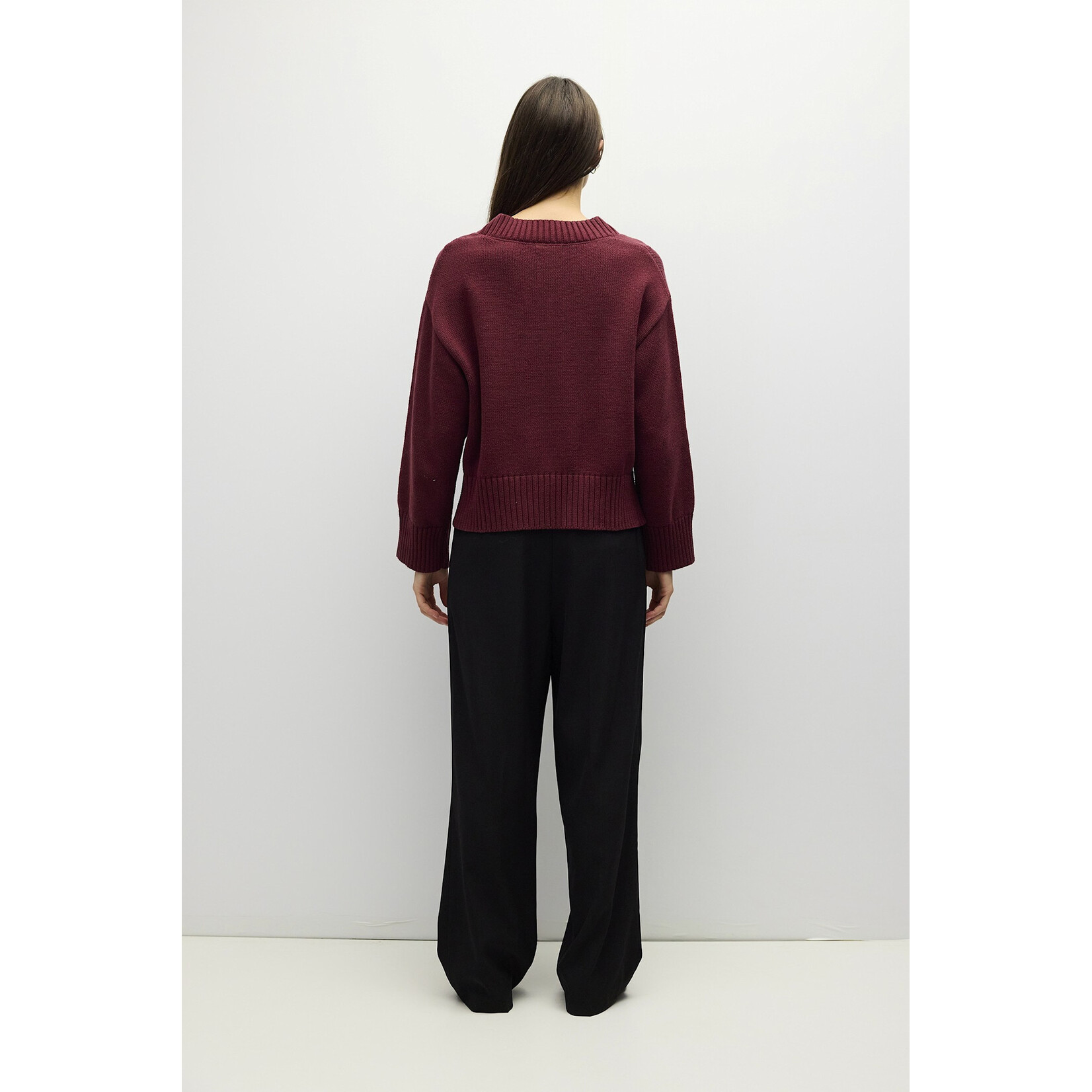 AVAILABLE IN BURGUNDY AND BLACK